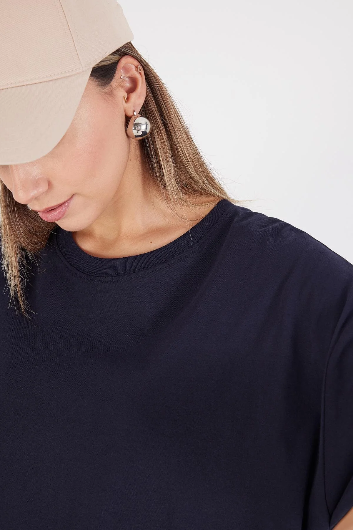 Basic T-shirt With Round Neck - Image 37
