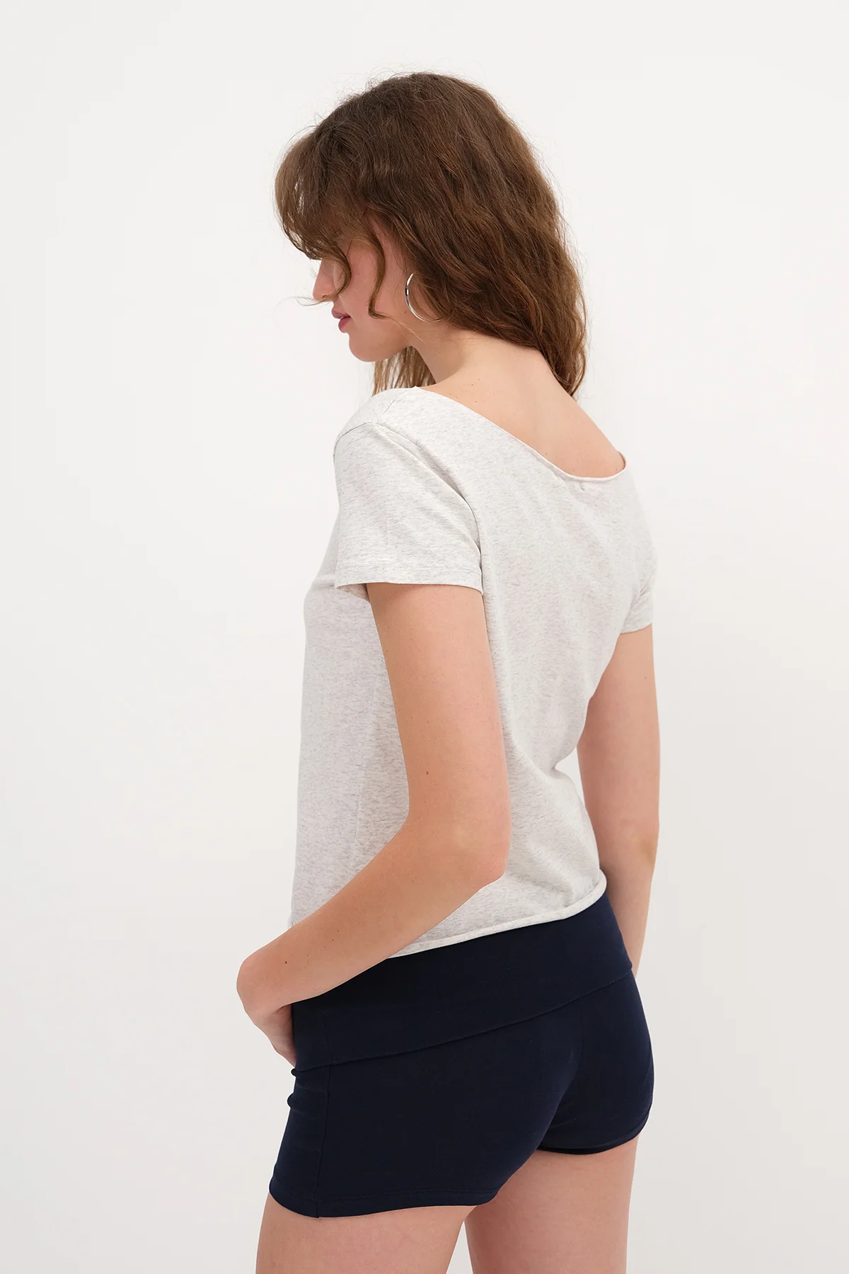 Boat Neck Printed T-shirt - Image 6