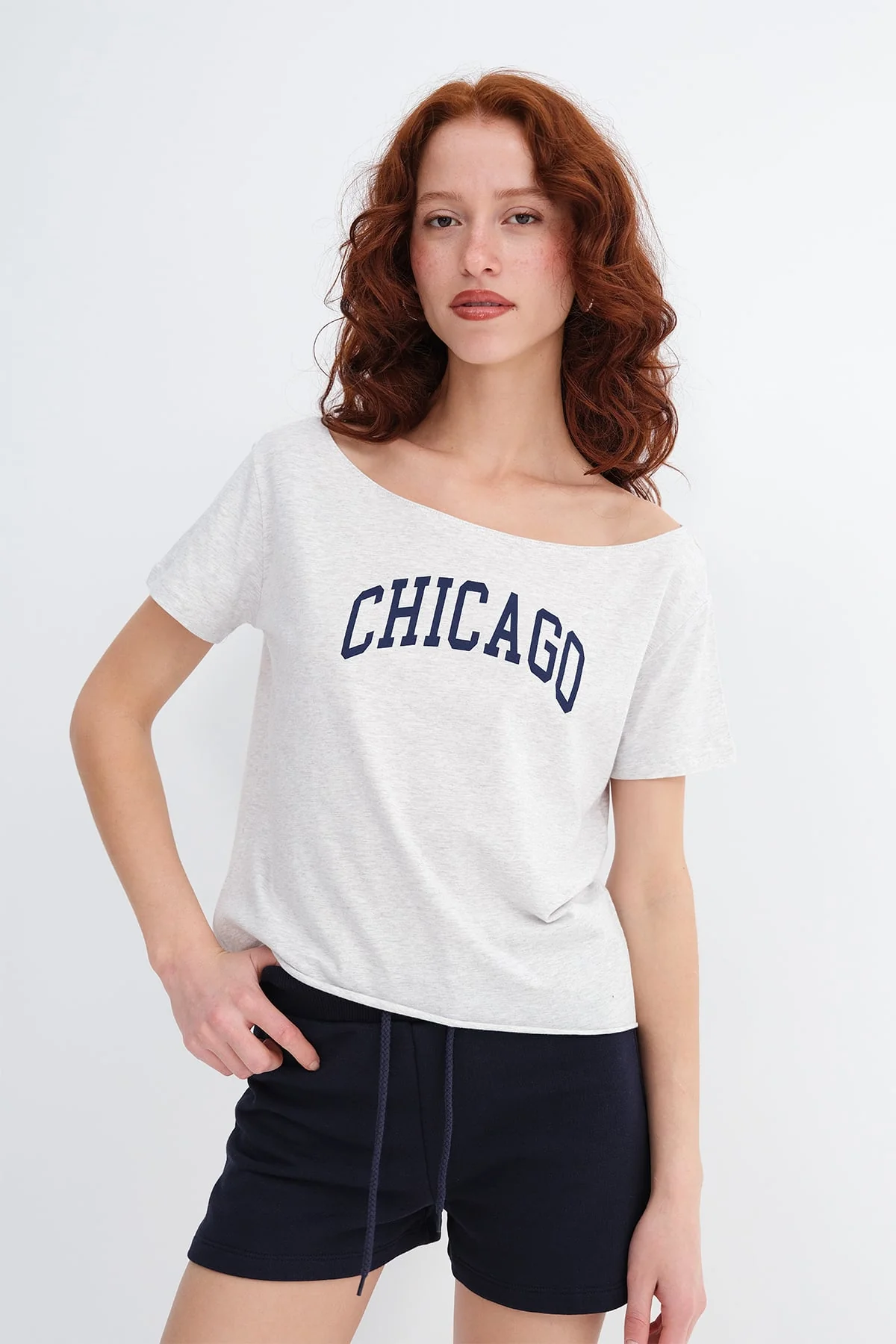Boat Neck Printed T-shirt - Image 6