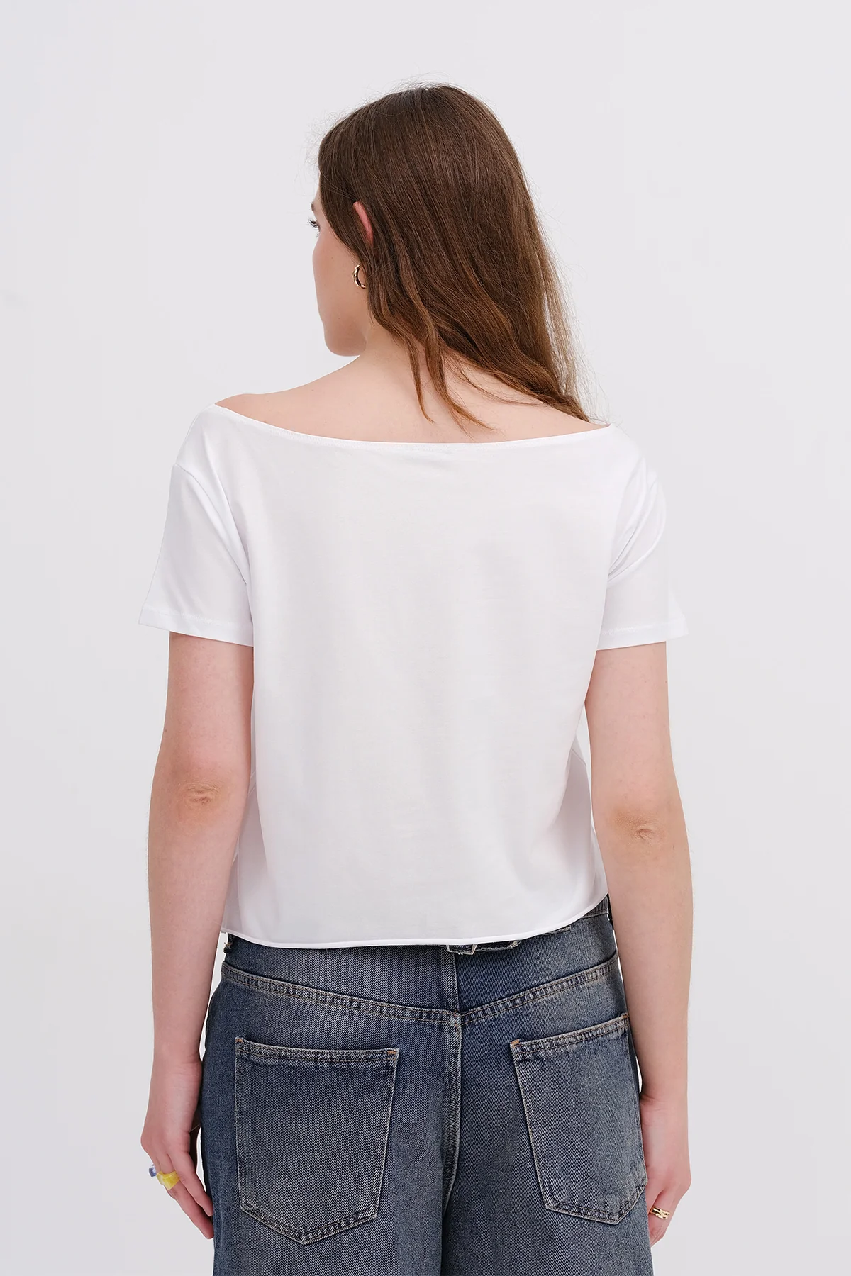 Boat Neck Printed T-shirt - Image 6