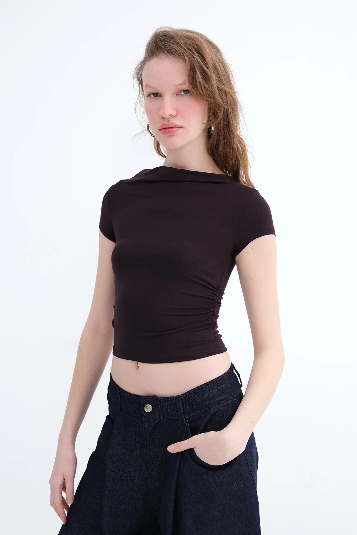 Boat Neck Ruched Side T-shirt - Image 23