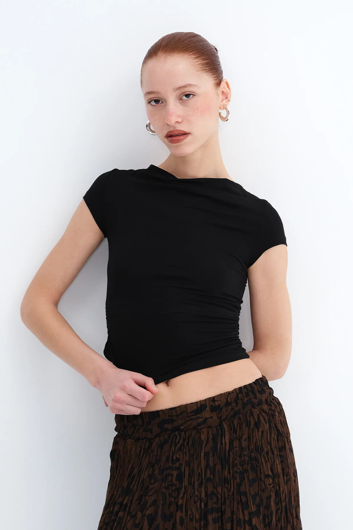Boat Neck Ruched Side T-shirt - Image 26