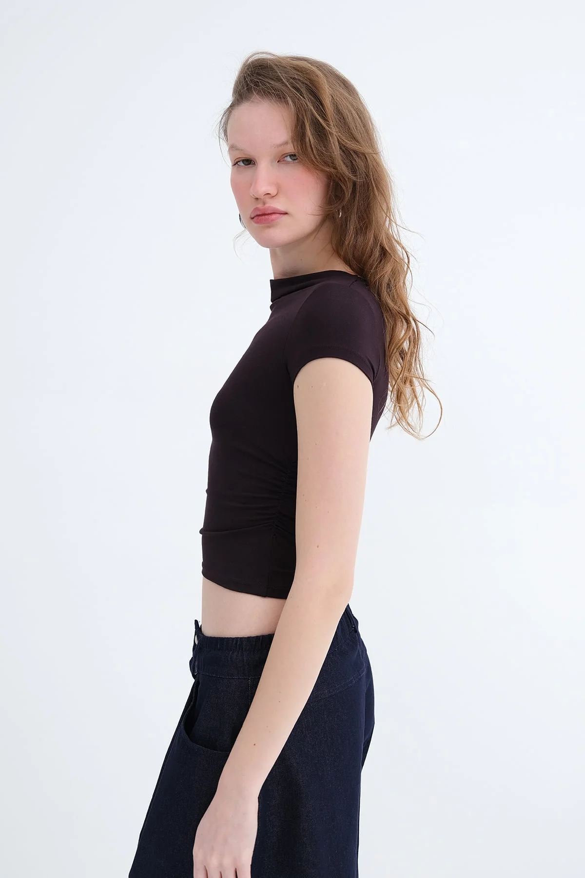 Boat Neck Ruched Side T-shirt - Image 31