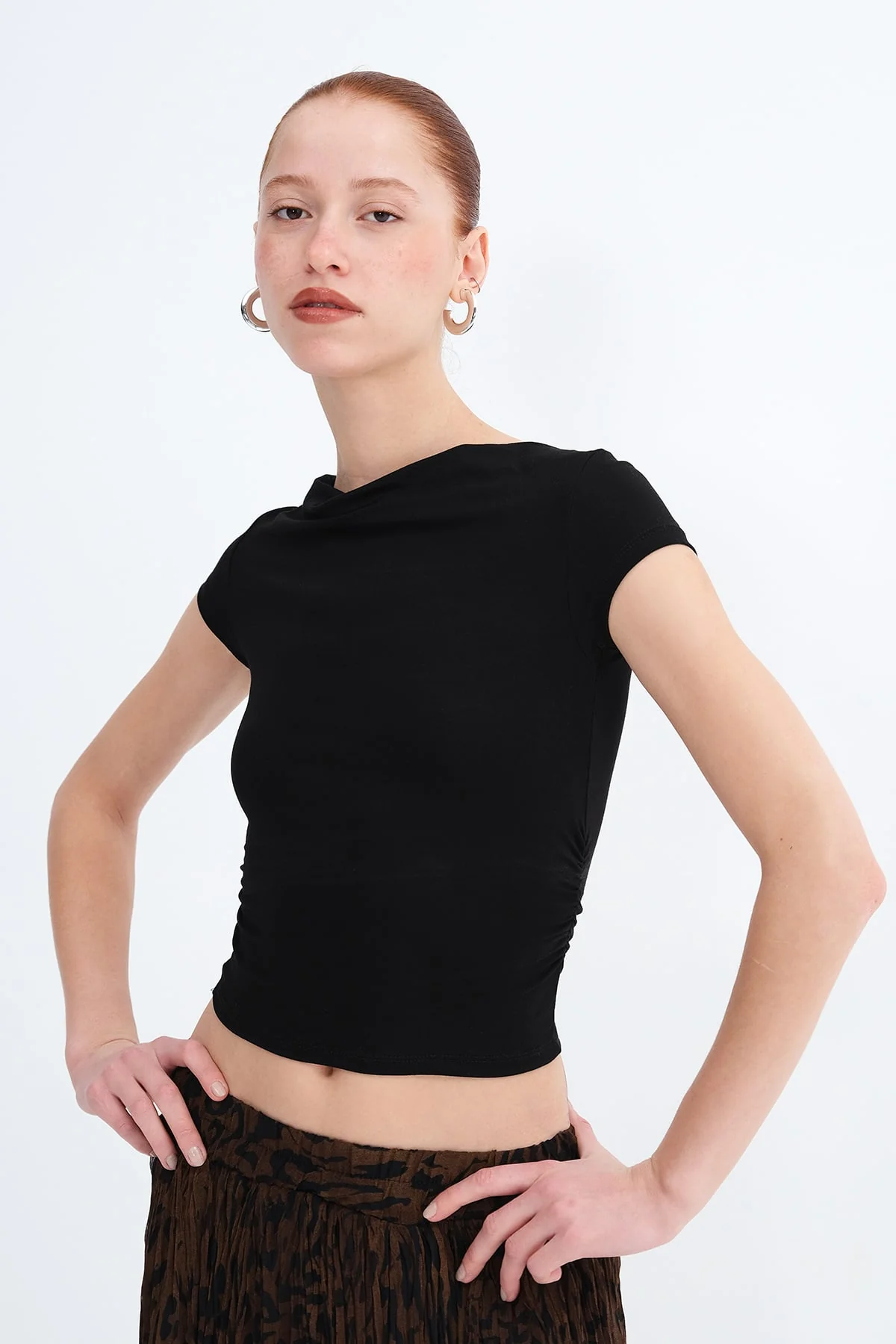 Boat Neck Ruched Side T-shirt - Image 40