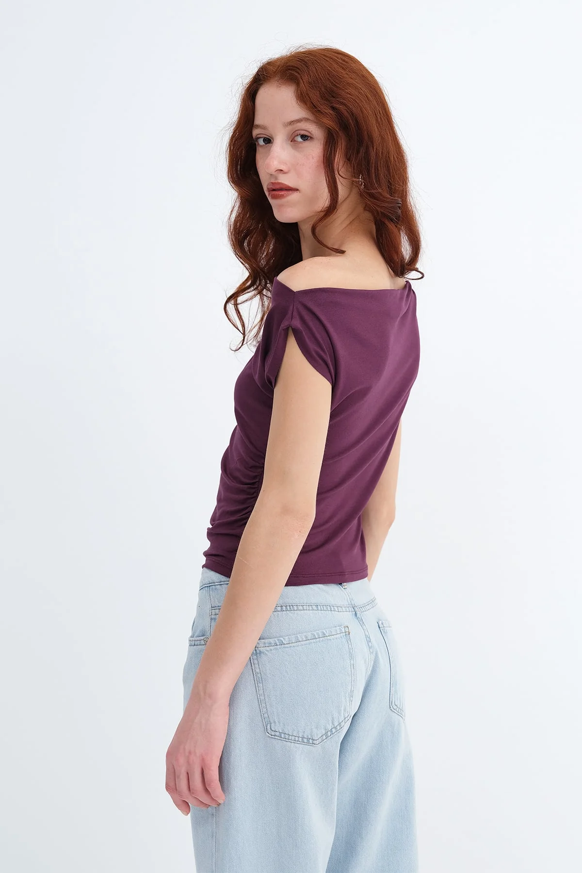 Boat Neck Ruched T-Shirt - Image 17