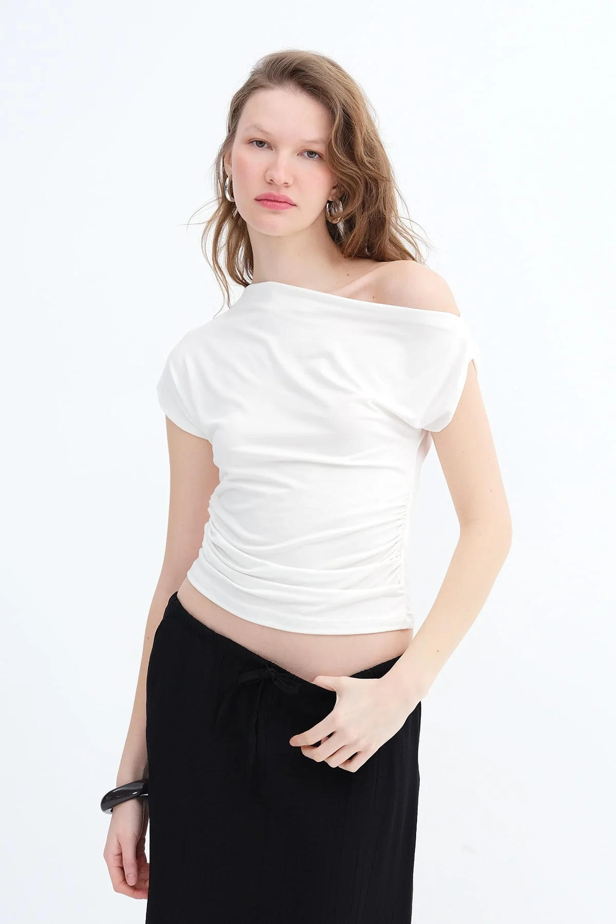Boat Neck Ruched T-Shirt - Image 18