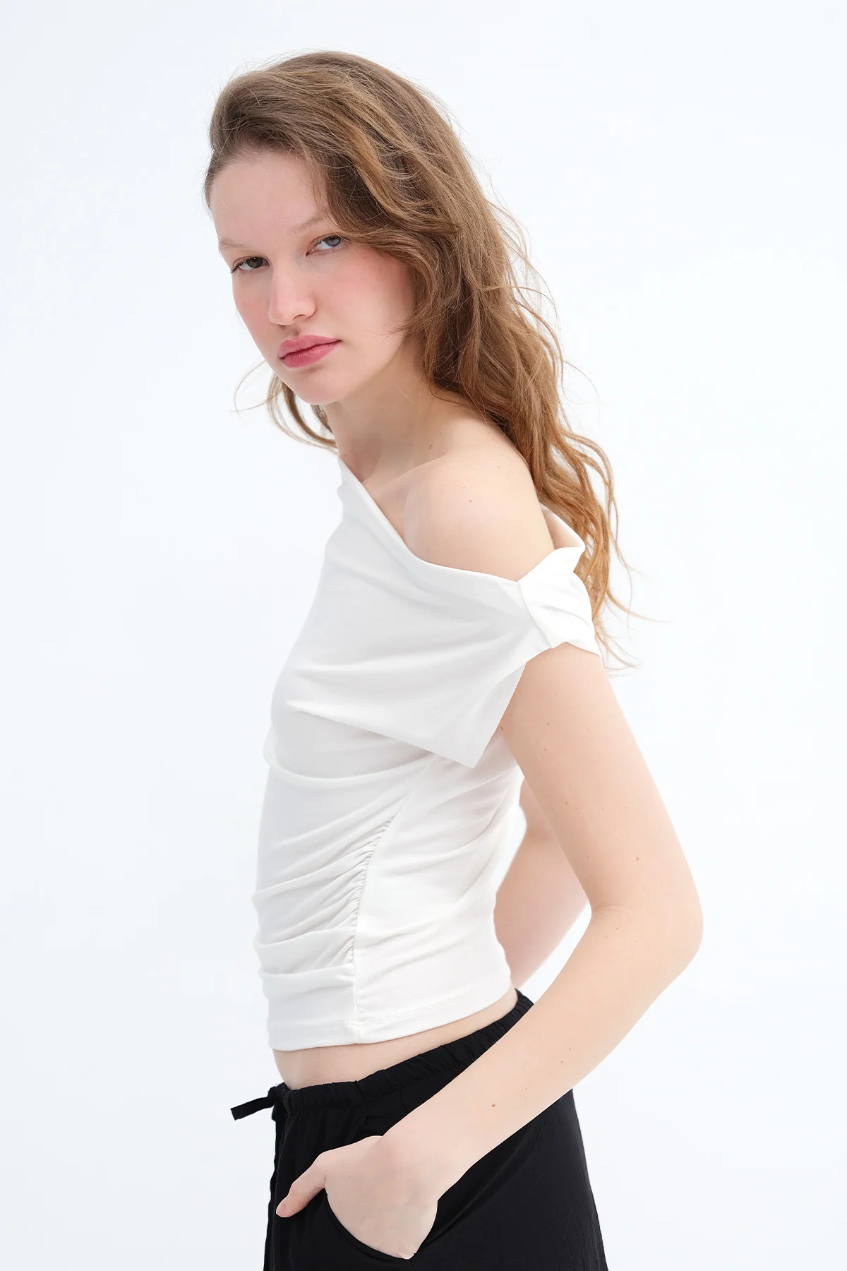 Boat Neck Ruched T-Shirt - Image 23