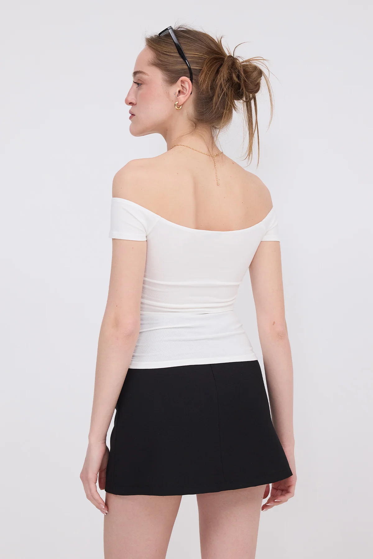 Boat Neck T-shirt - Image 30