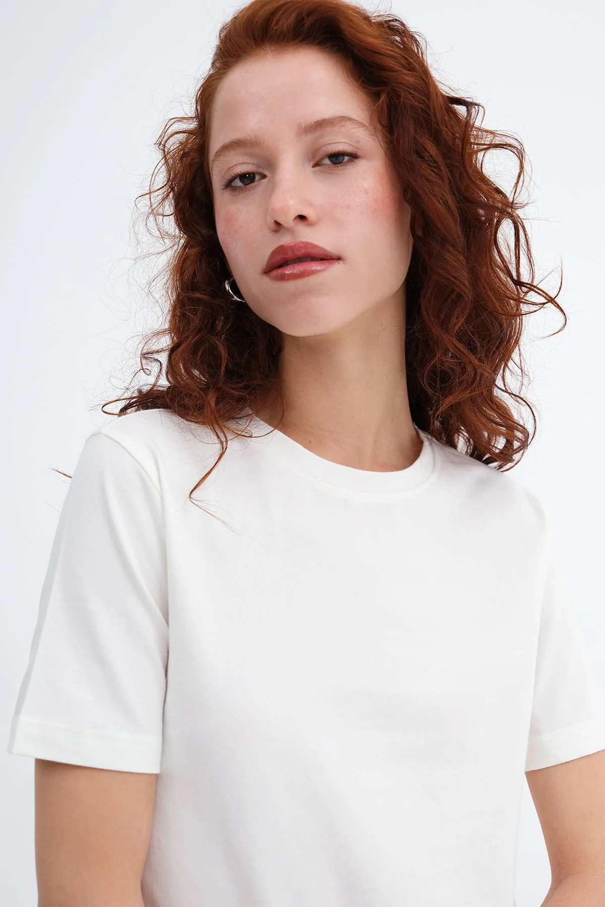 Crew Neck Basic T-shirt - Image 15