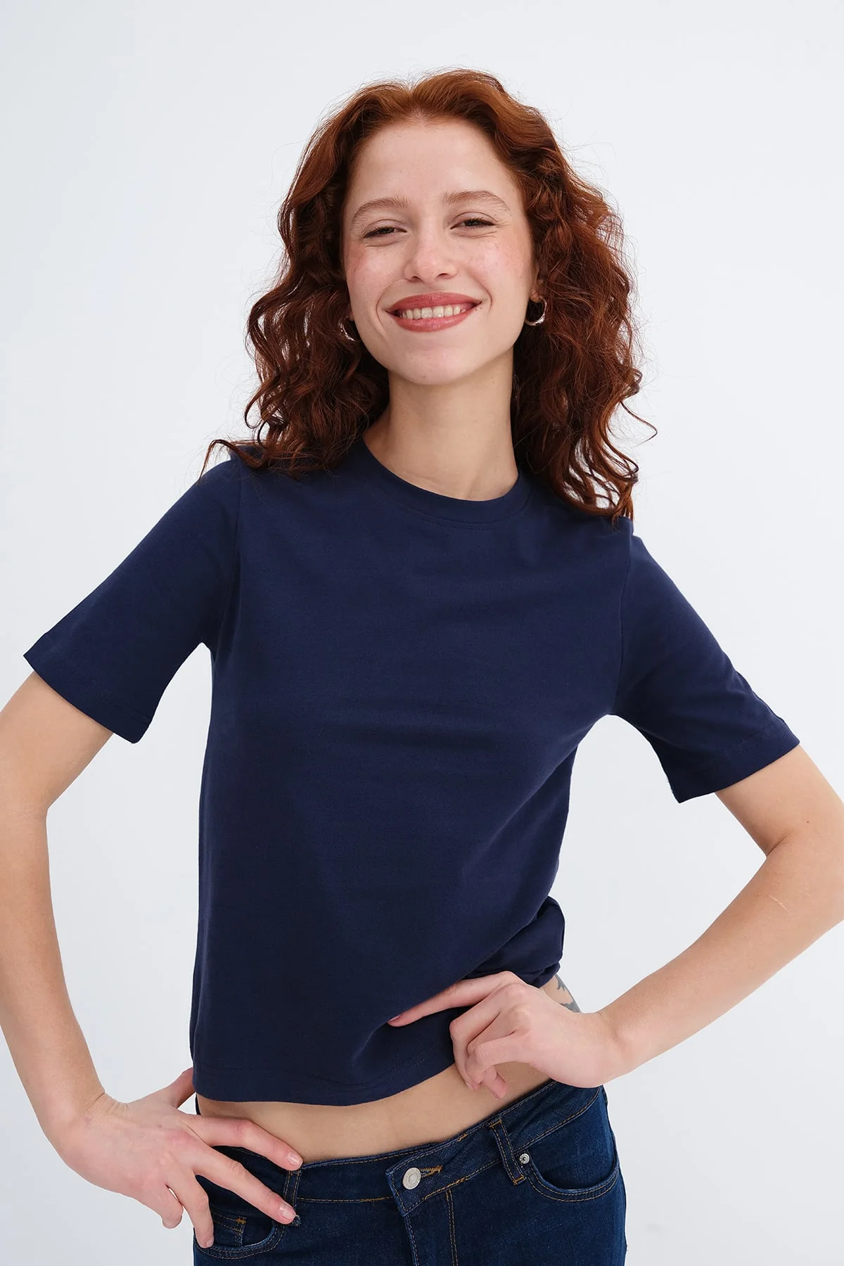 Crew Neck Basic T-shirt - Image 17