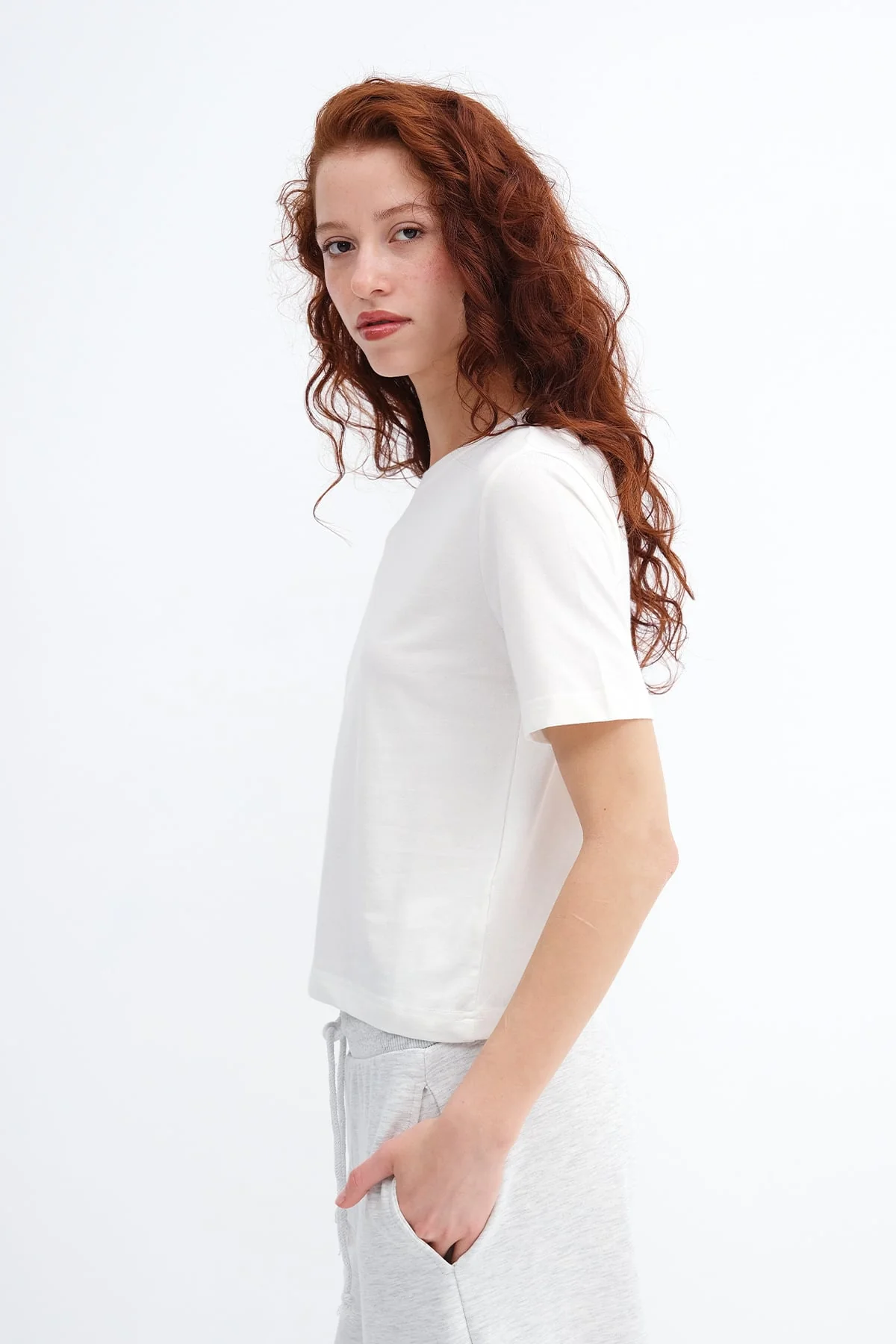 Crew Neck Basic T-shirt - Image 18