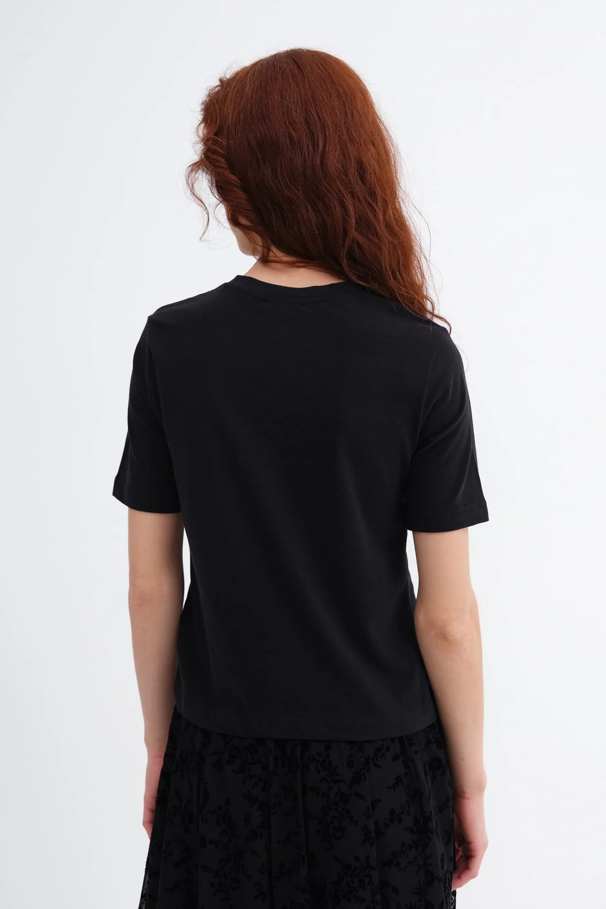 Crew Neck Basic T-shirt - Image 19