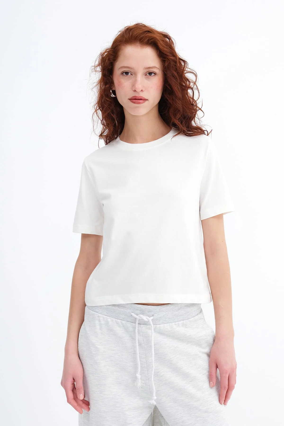 Crew Neck Basic T-shirt - Image 20