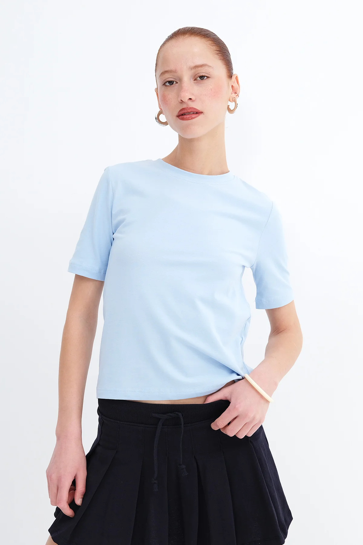 Crew Neck Basic T-shirt - Image 3