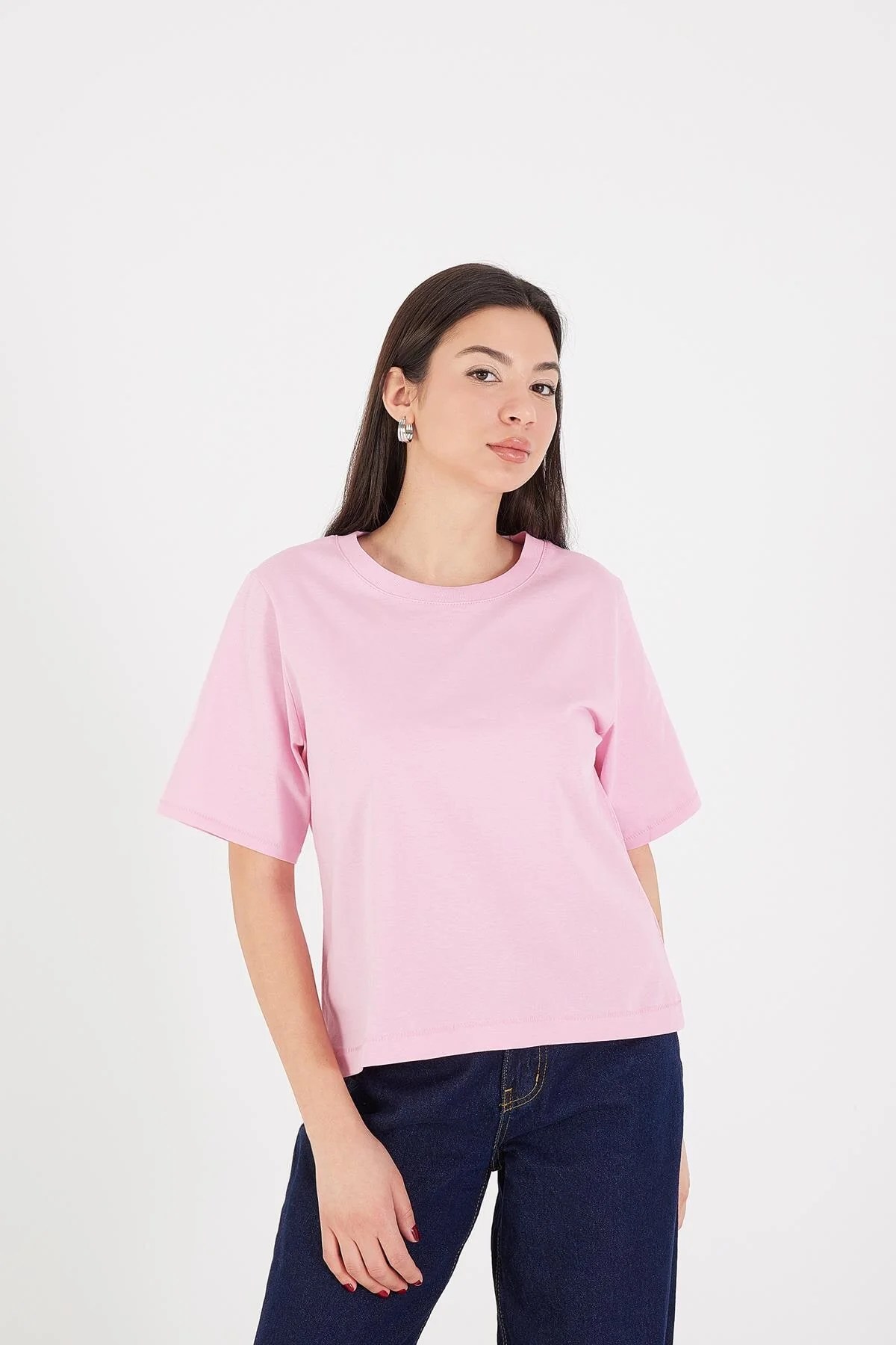 Crew Neck Basic T-shirt - Image 11