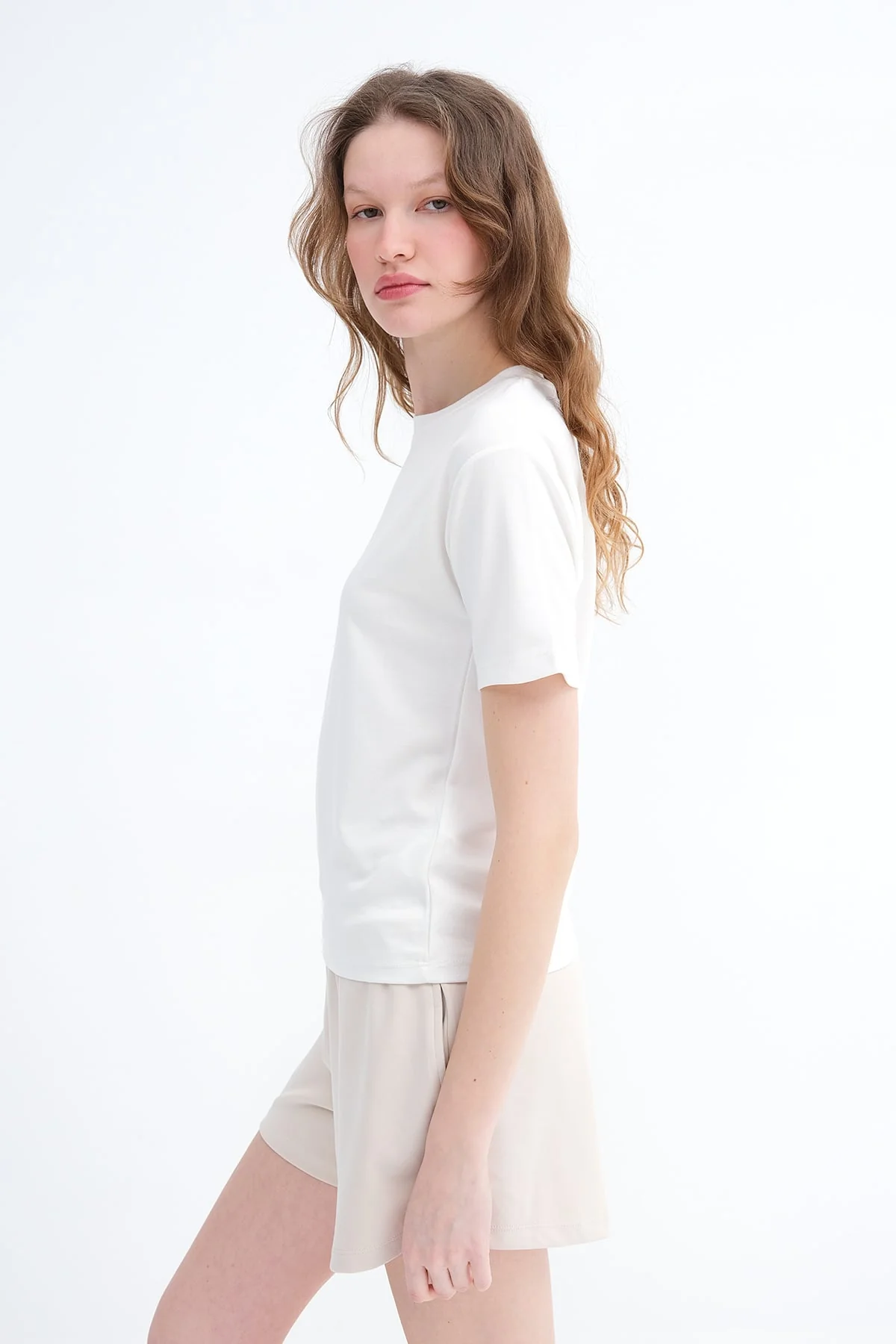 Crew Neck Basic T-Shirt - Image 13