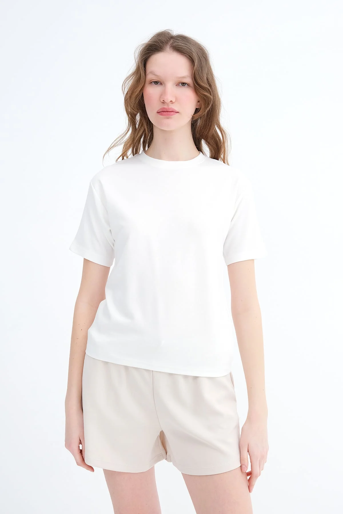 Crew Neck Basic T-Shirt - Image 15