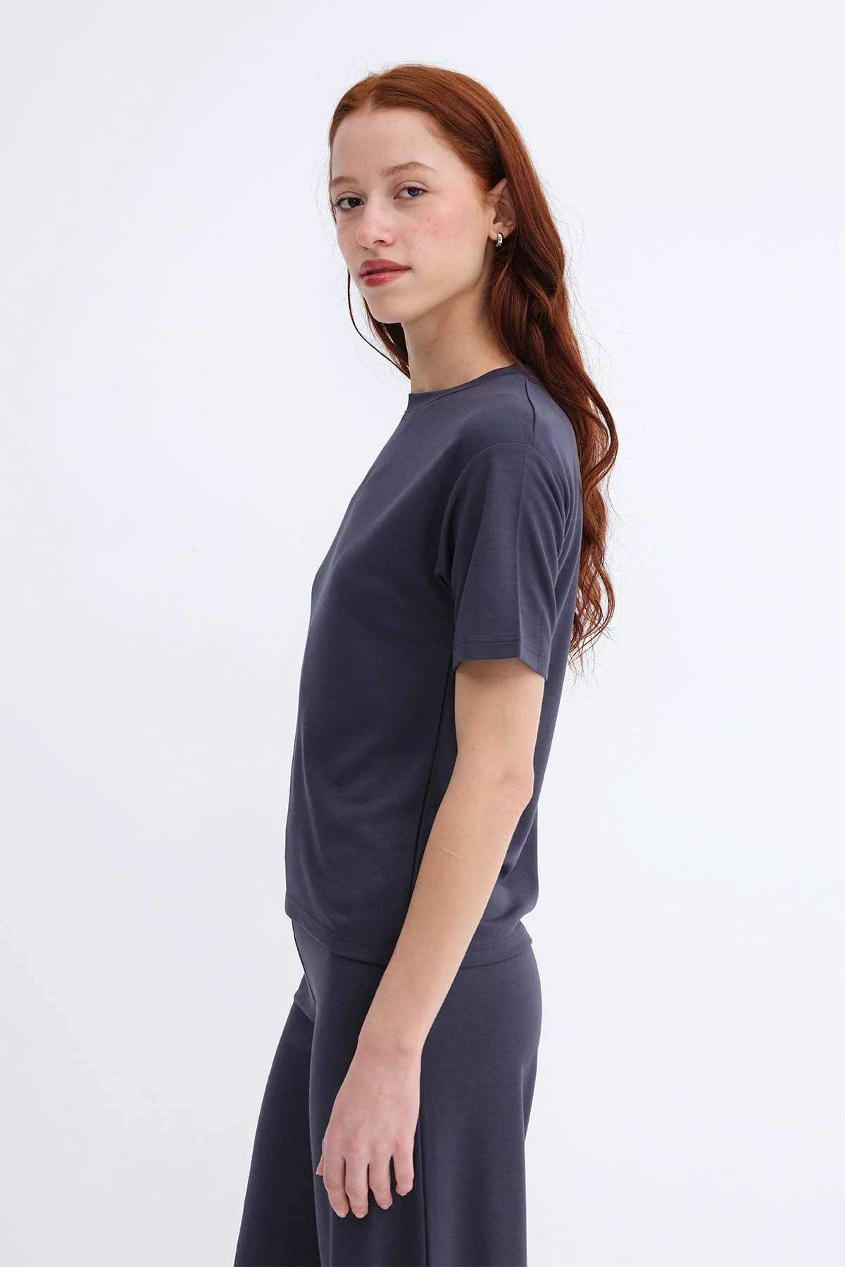Crew Neck Basic T-Shirt - Image 21