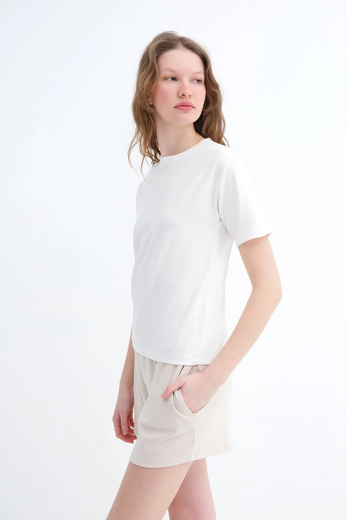 Crew Neck Basic T-Shirt - Image 6