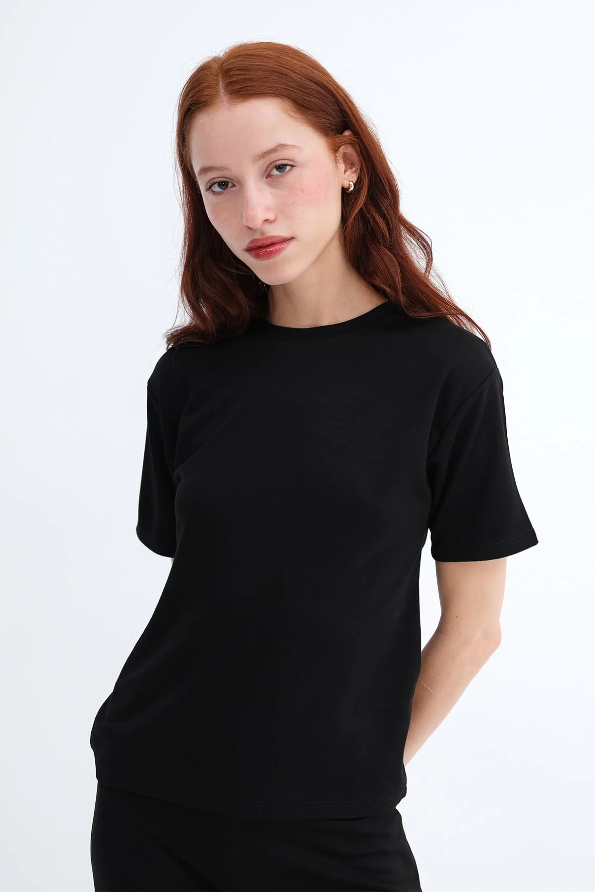 Crew Neck Basic T-Shirt - Image 8