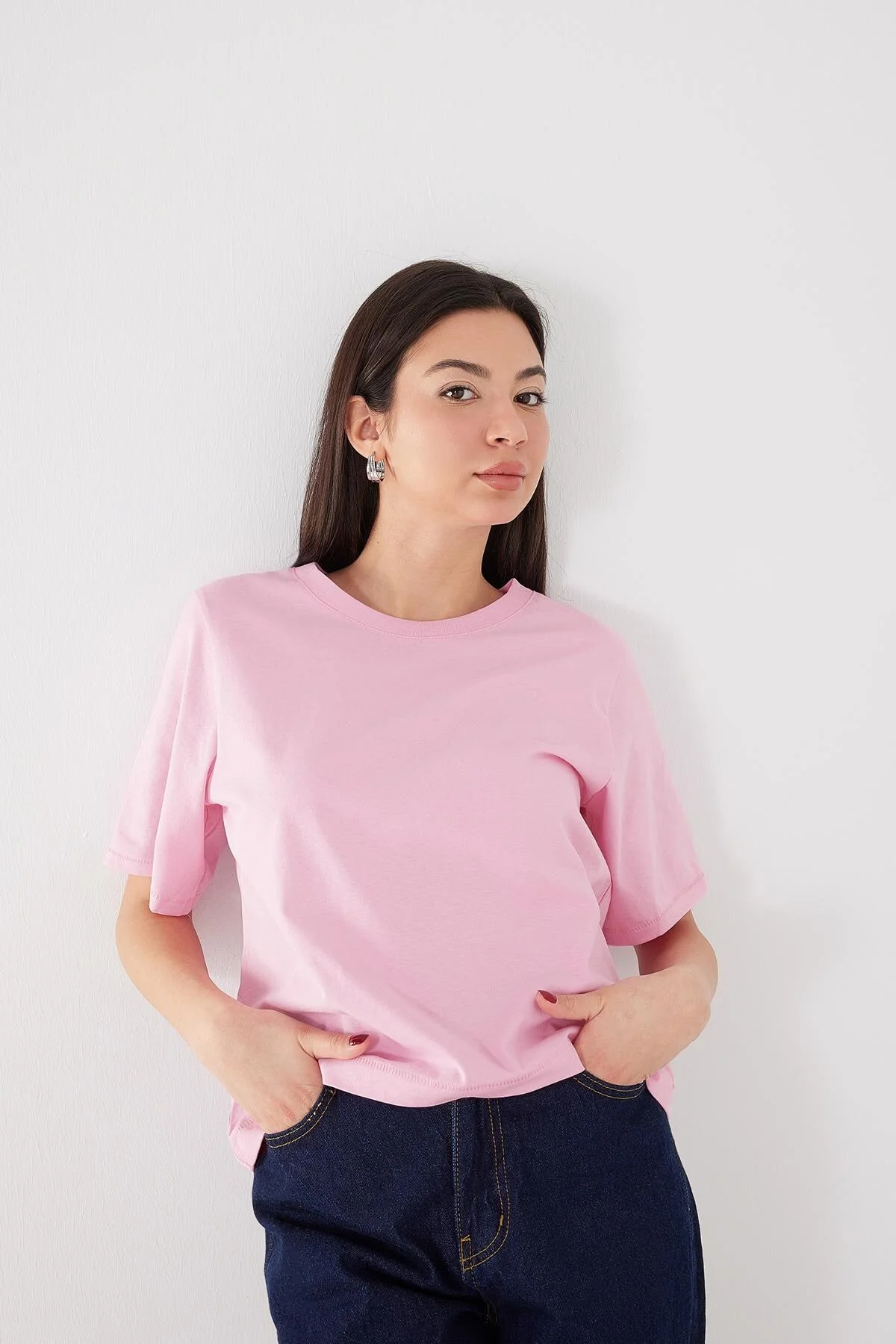 Crew Neck Basic T-shirt - Image 14