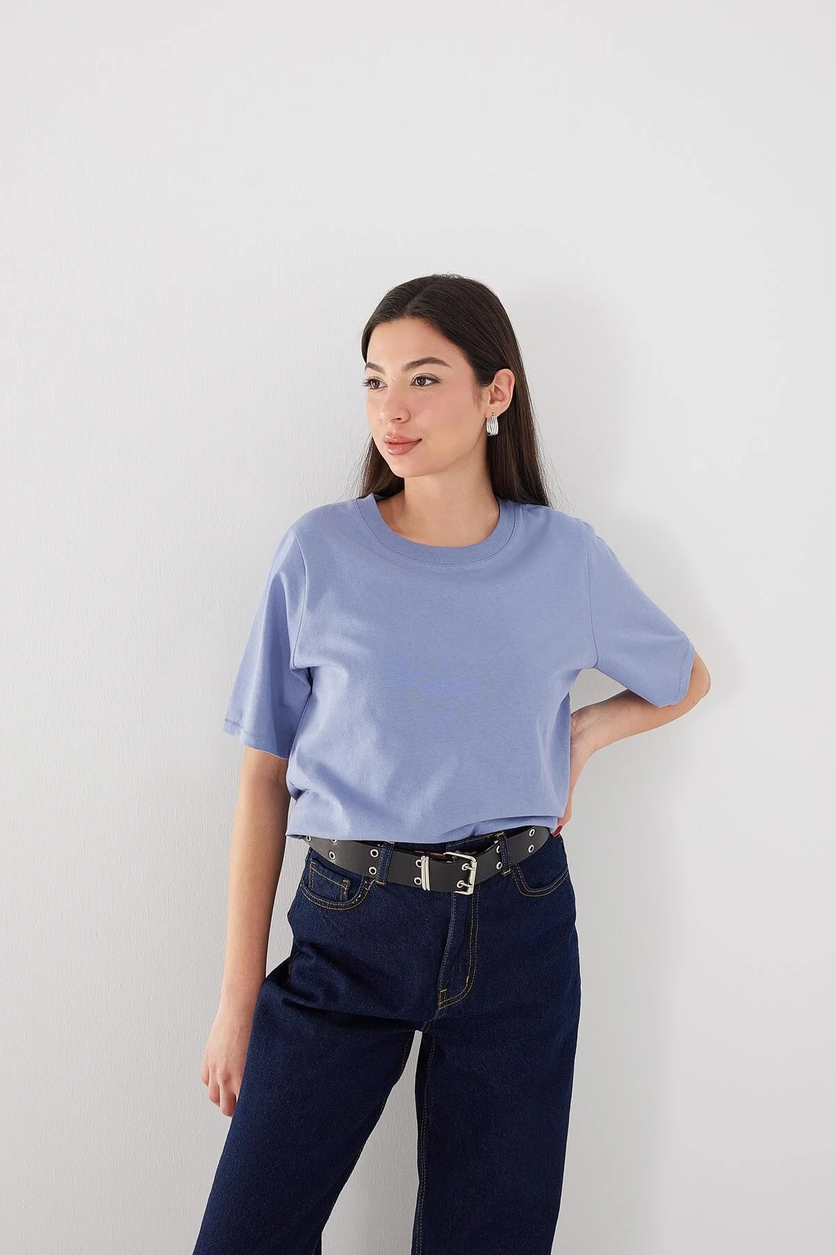 Crew Neck Basic T-shirt - Image 16