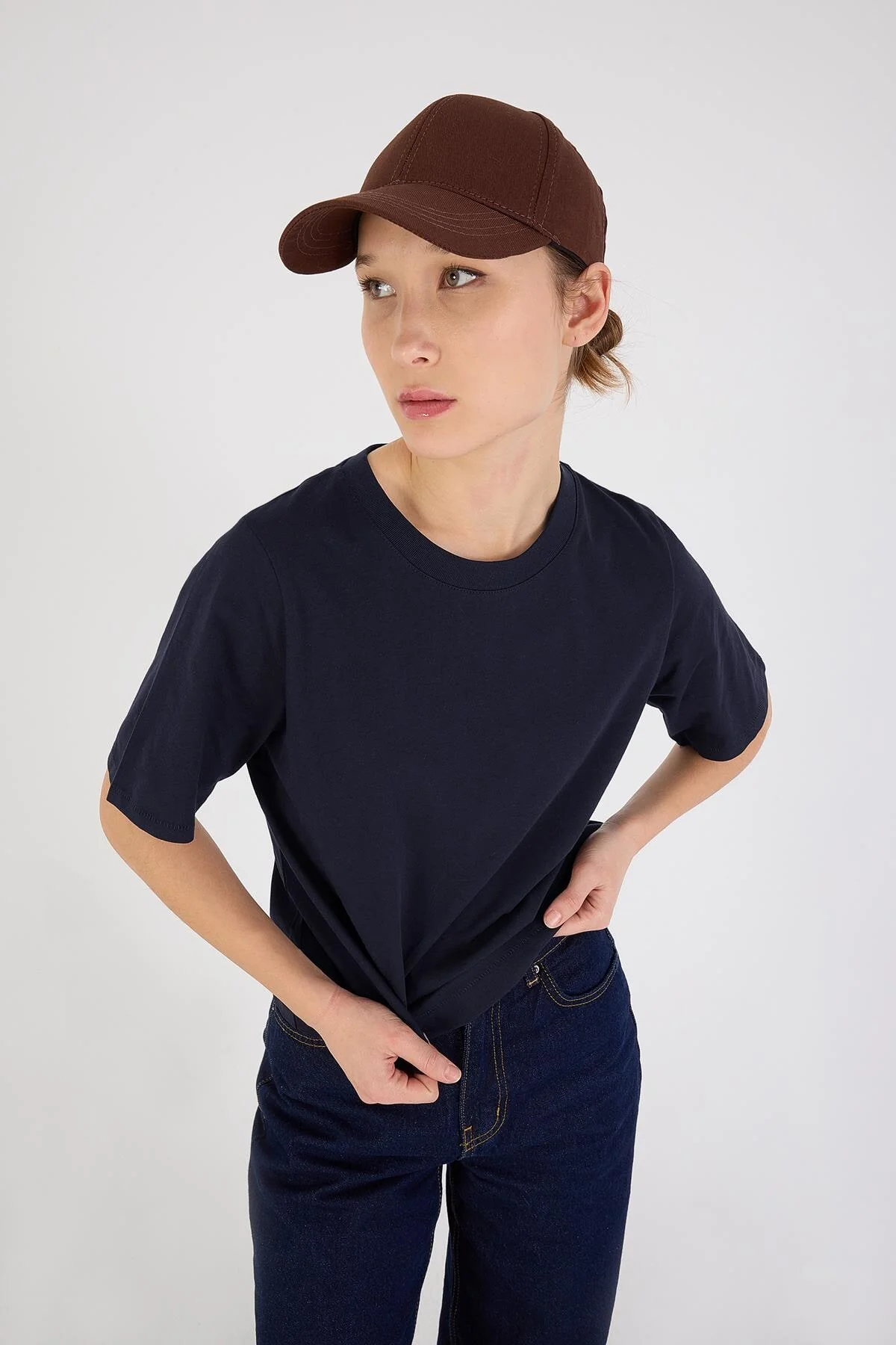 Crew Neck Basic T-shirt - Image 23