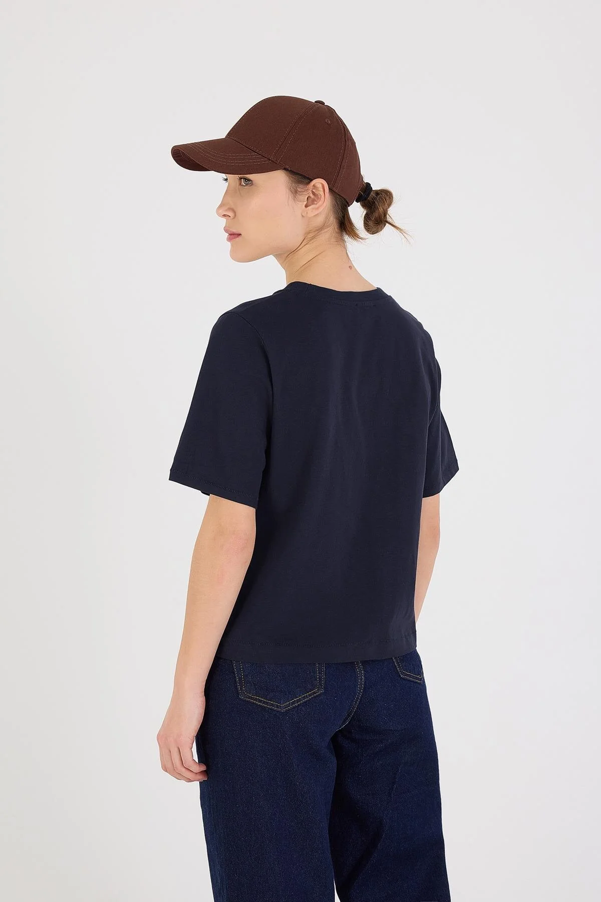 Crew Neck Basic T-shirt - Image 24