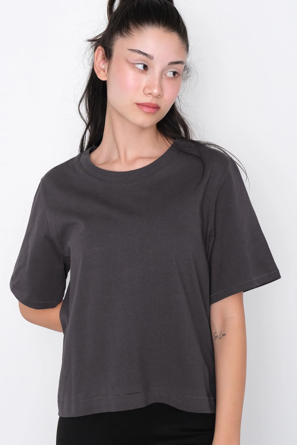 Crew Neck Basic T-shirt - Image 26