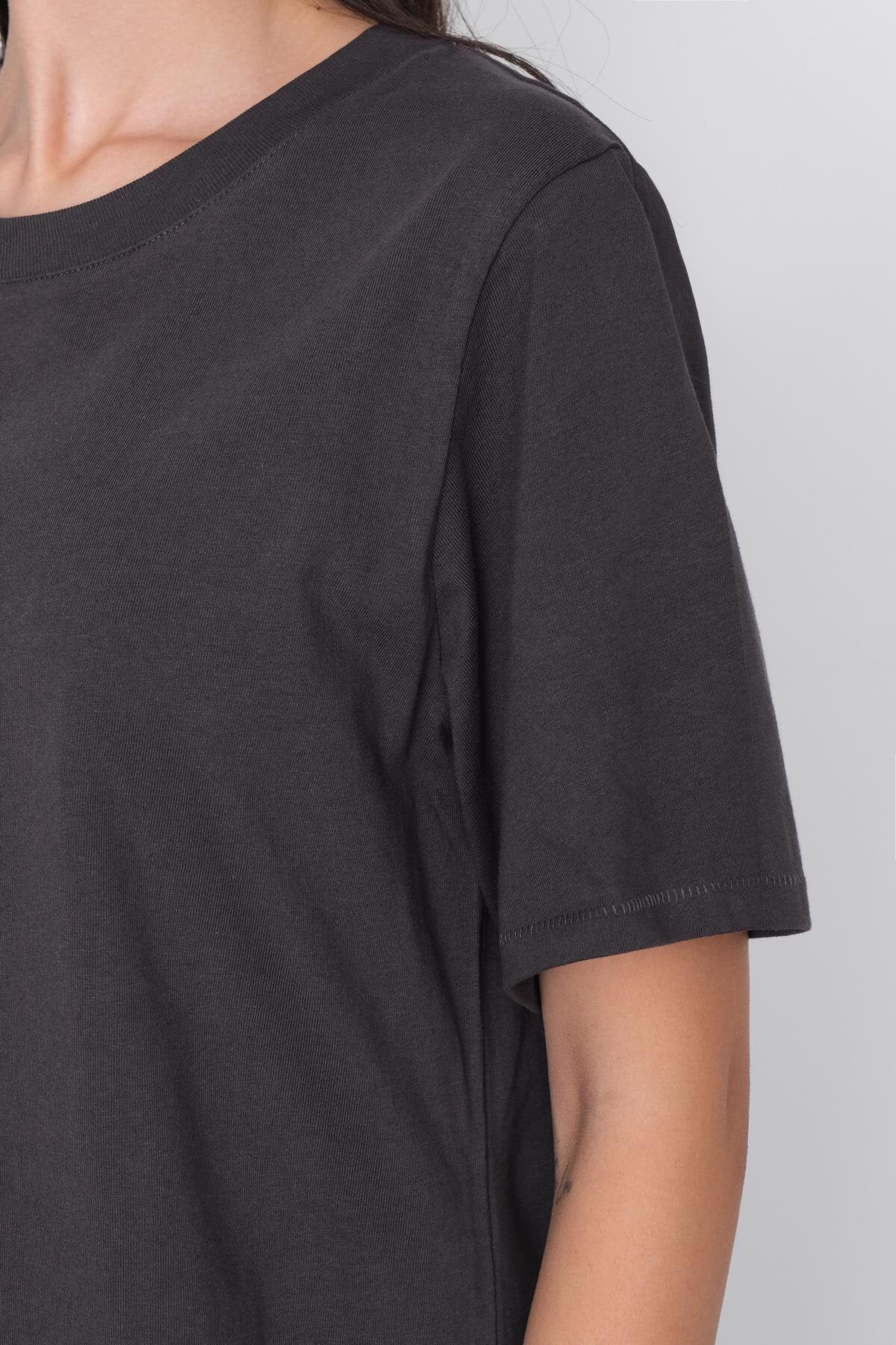 Crew Neck Basic T-shirt - Image 27