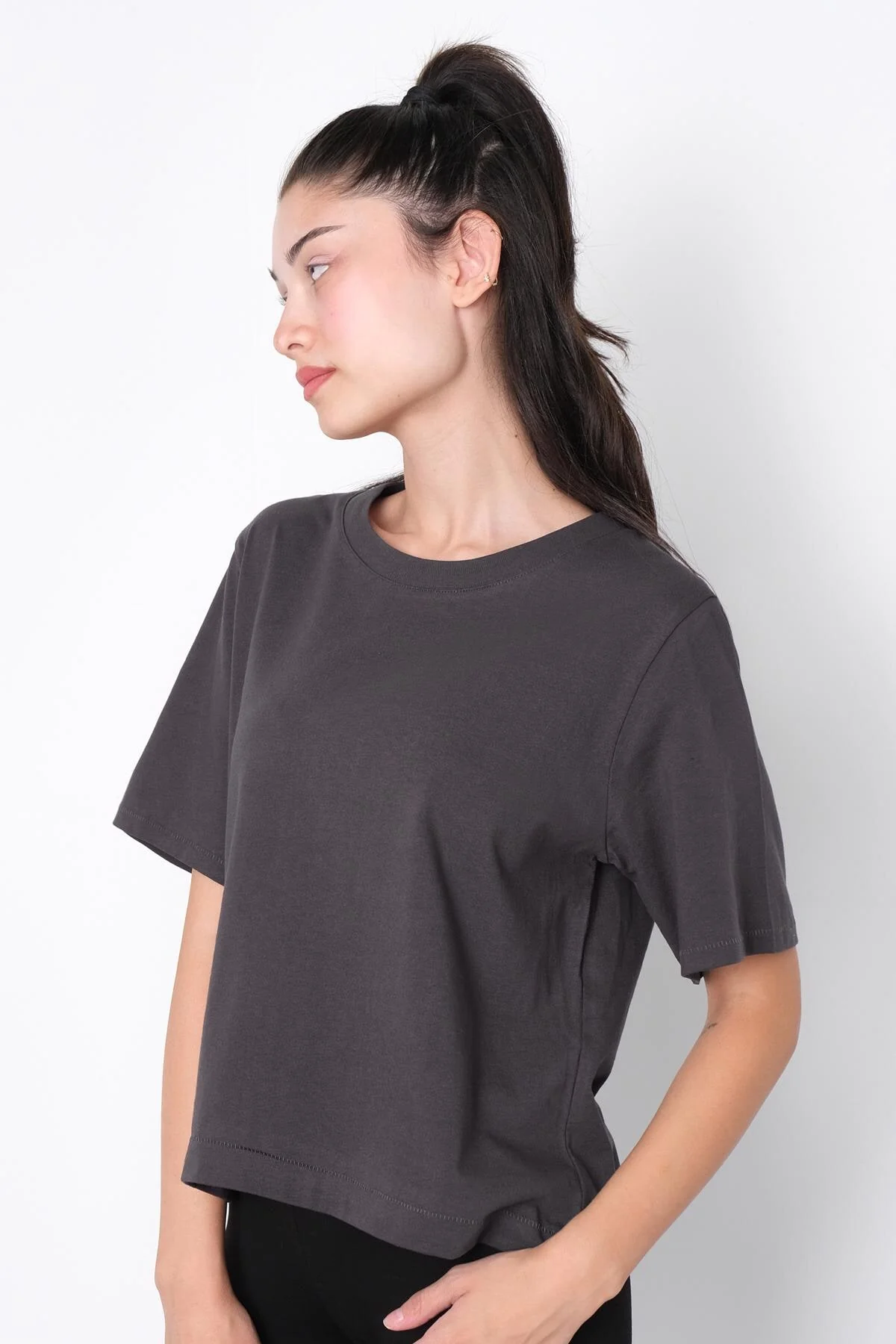 Crew Neck Basic T-shirt - Image 28