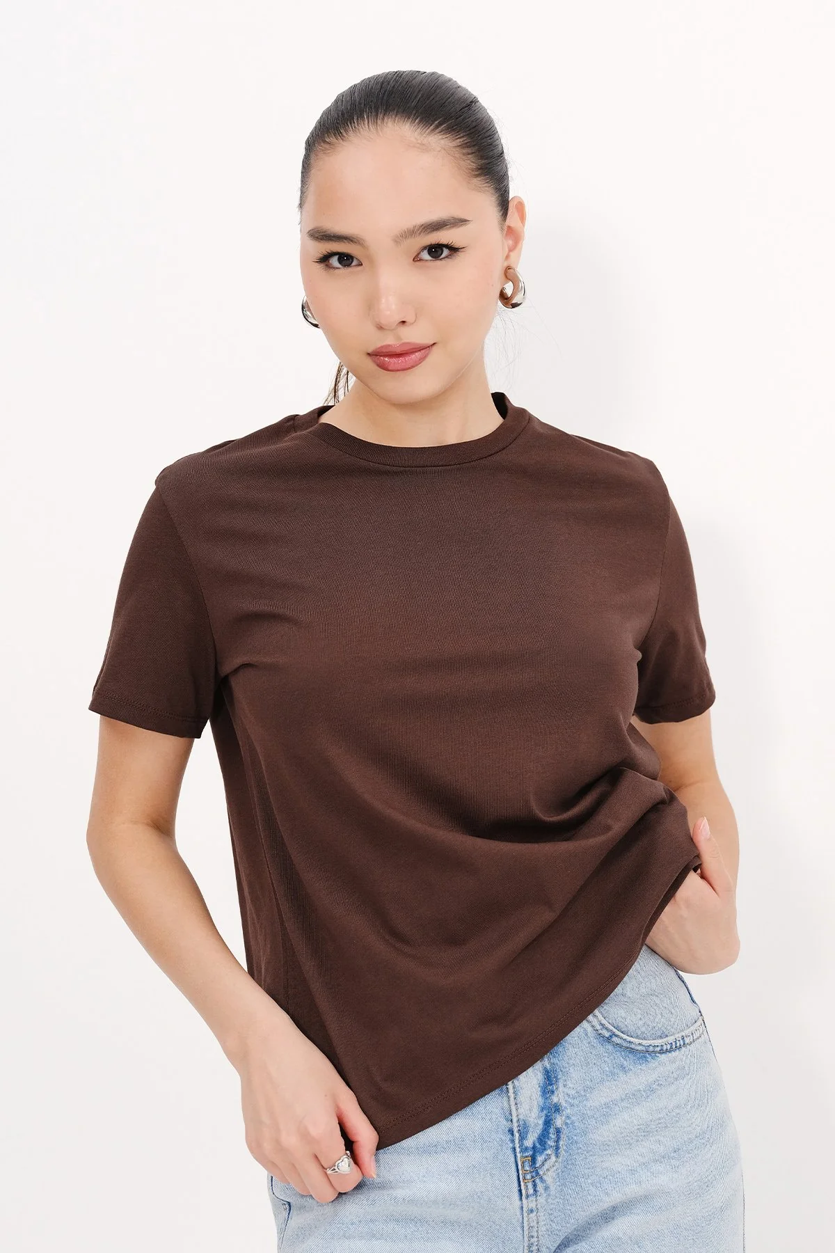 Crew Neck Basic T-shirt - Image 19