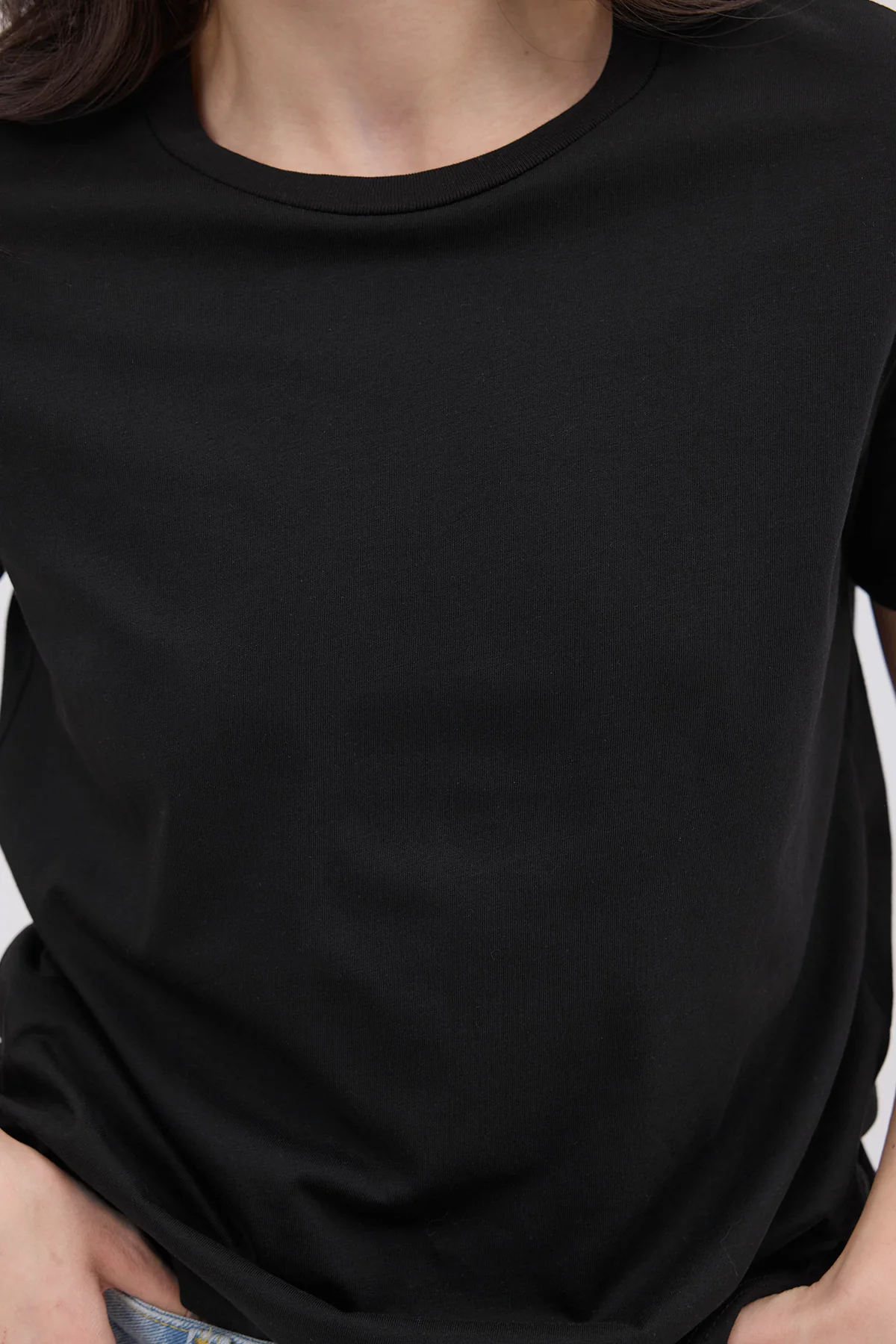 Crew Neck Basic T-shirt - Image 33