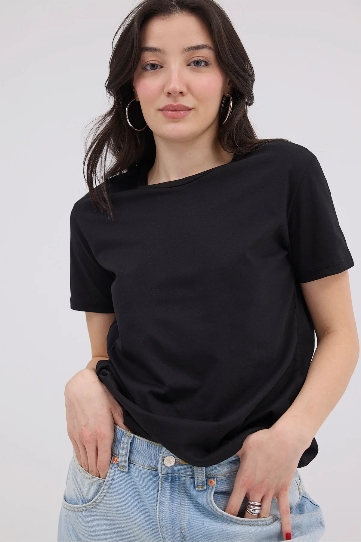 Crew Neck Basic T-shirt - Image 34