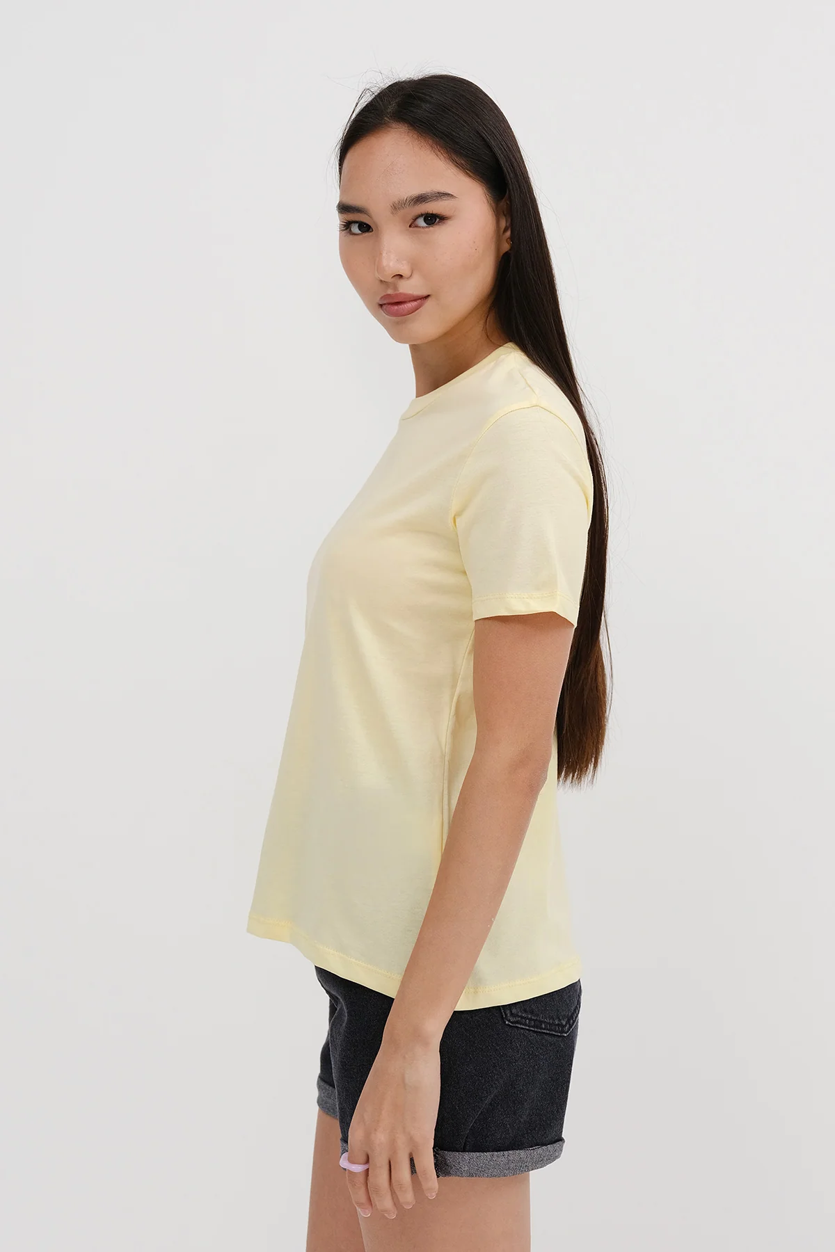 Crew Neck Basic T-shirt - Image 4