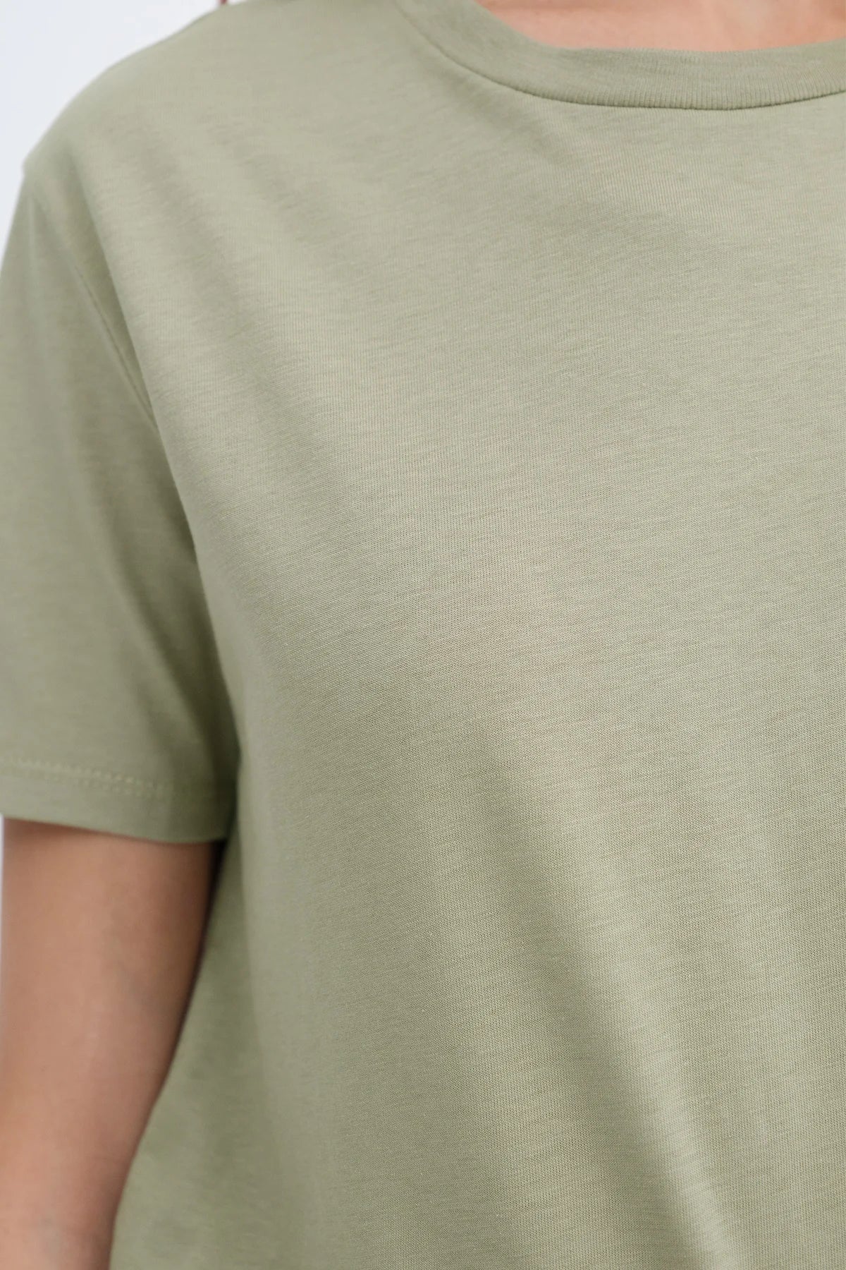 Crew Neck Basic T-shirt - Image 44