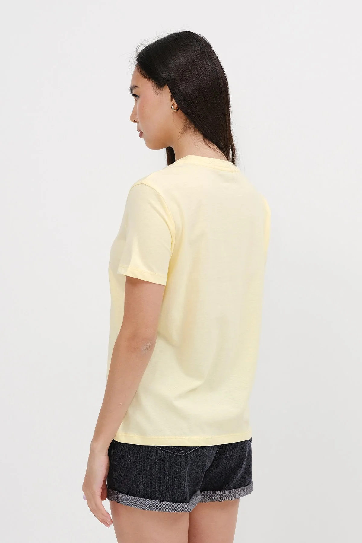 Crew Neck Basic T-shirt - Image 5