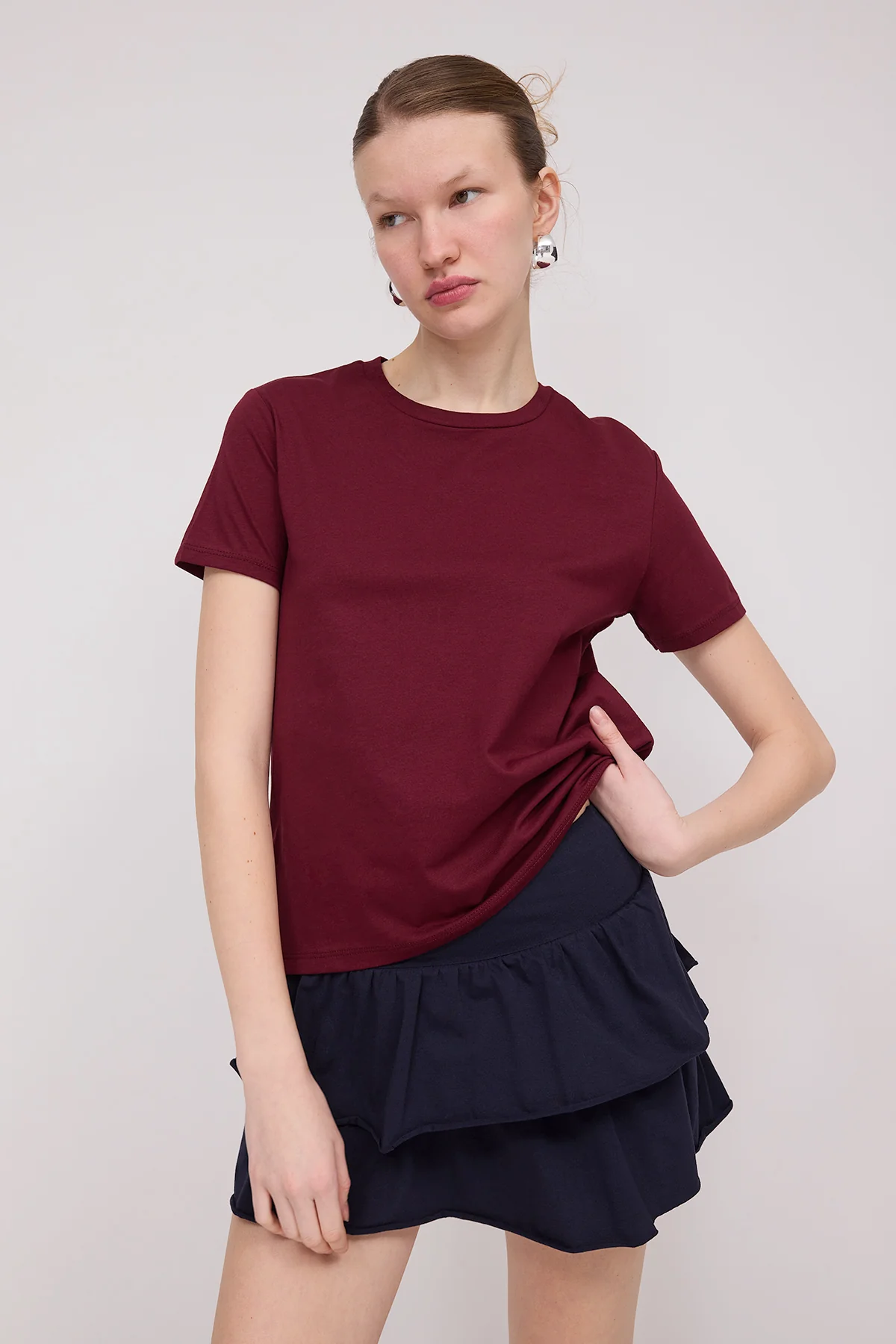 Crew Neck Basic T-shirt - Image 8