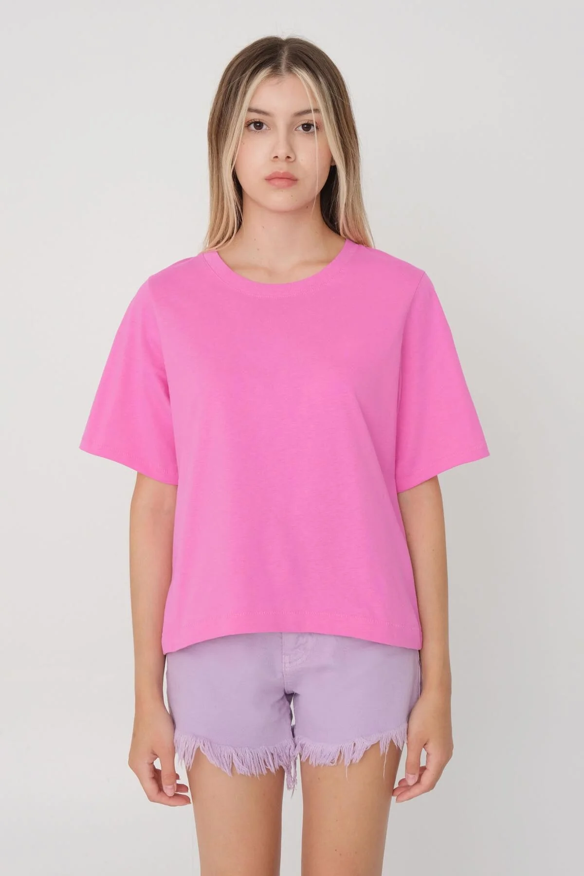 Crew Neck Basic T-shirt - Image 40