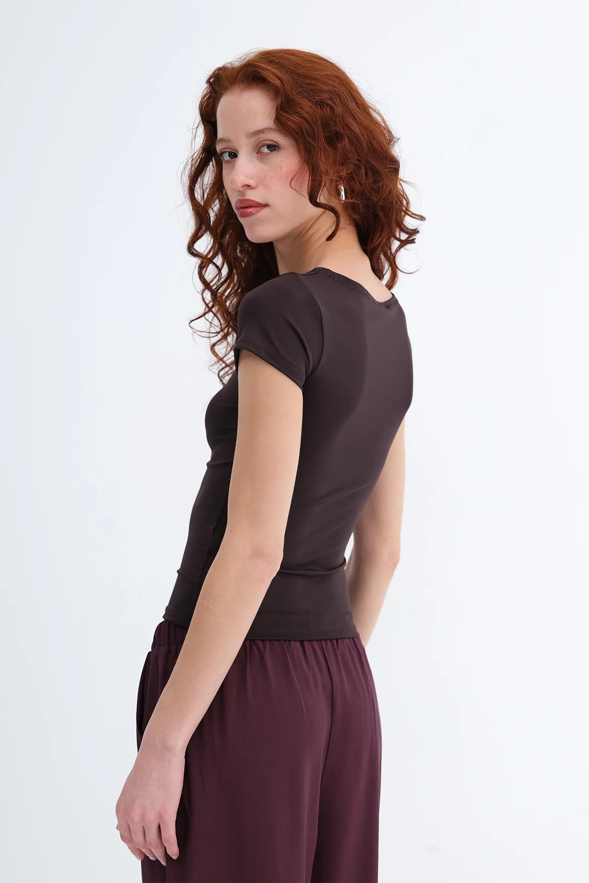 Crew Neck Basic T-shirt - Image 17
