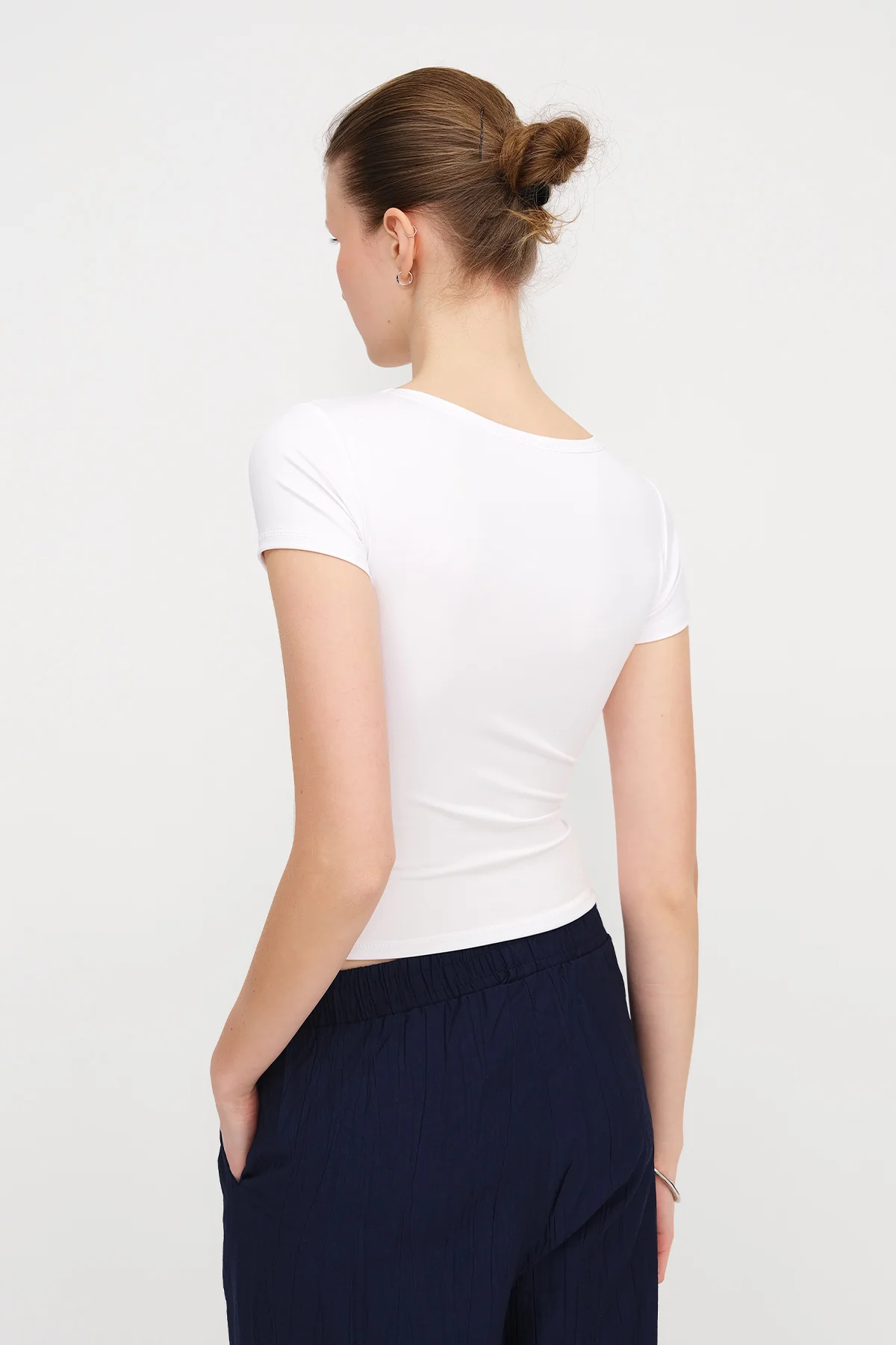 Crew Neck Basic T-shirt - Image 40