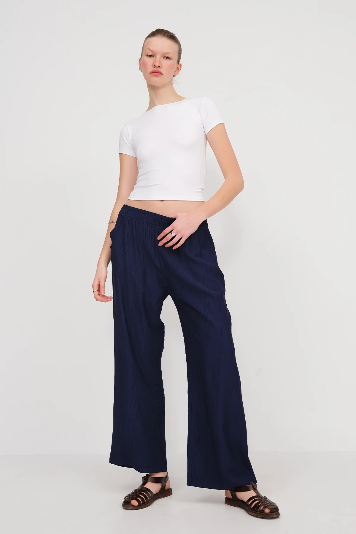Crew Neck Basic T-shirt - Image 41