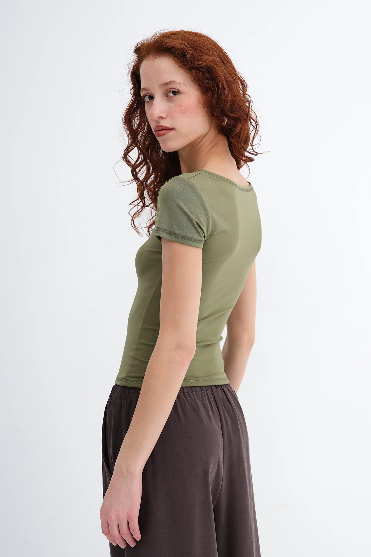 Crew Neck Basic T-shirt - Image 6