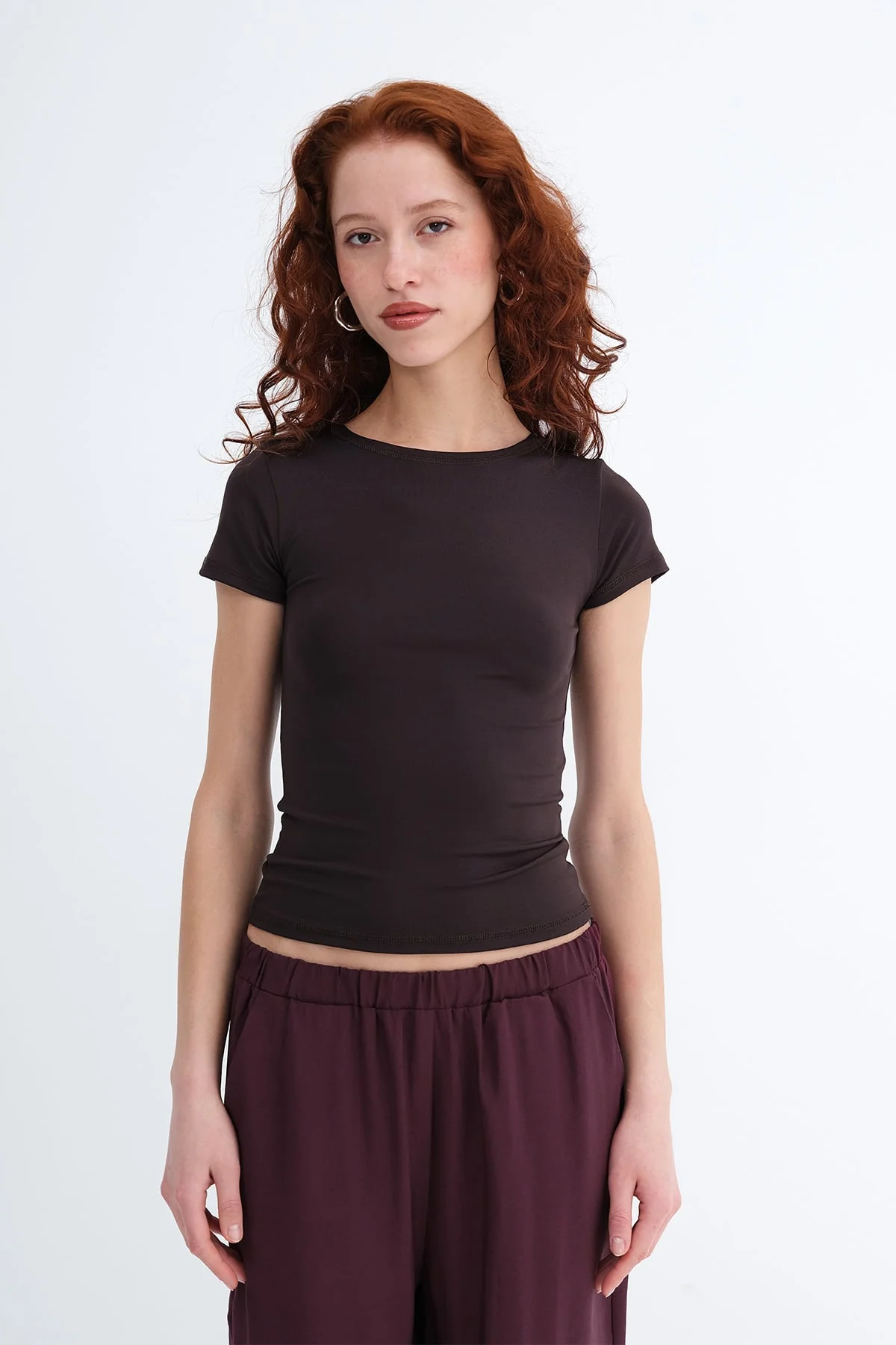 Crew Neck Basic T-shirt - Image 7