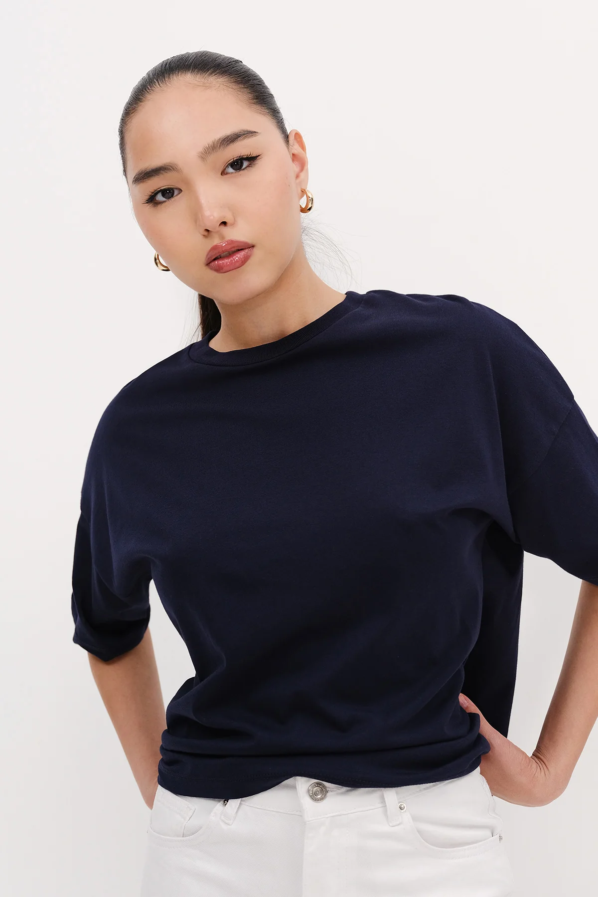 Crew Neck Basic T-shirt - Image 11