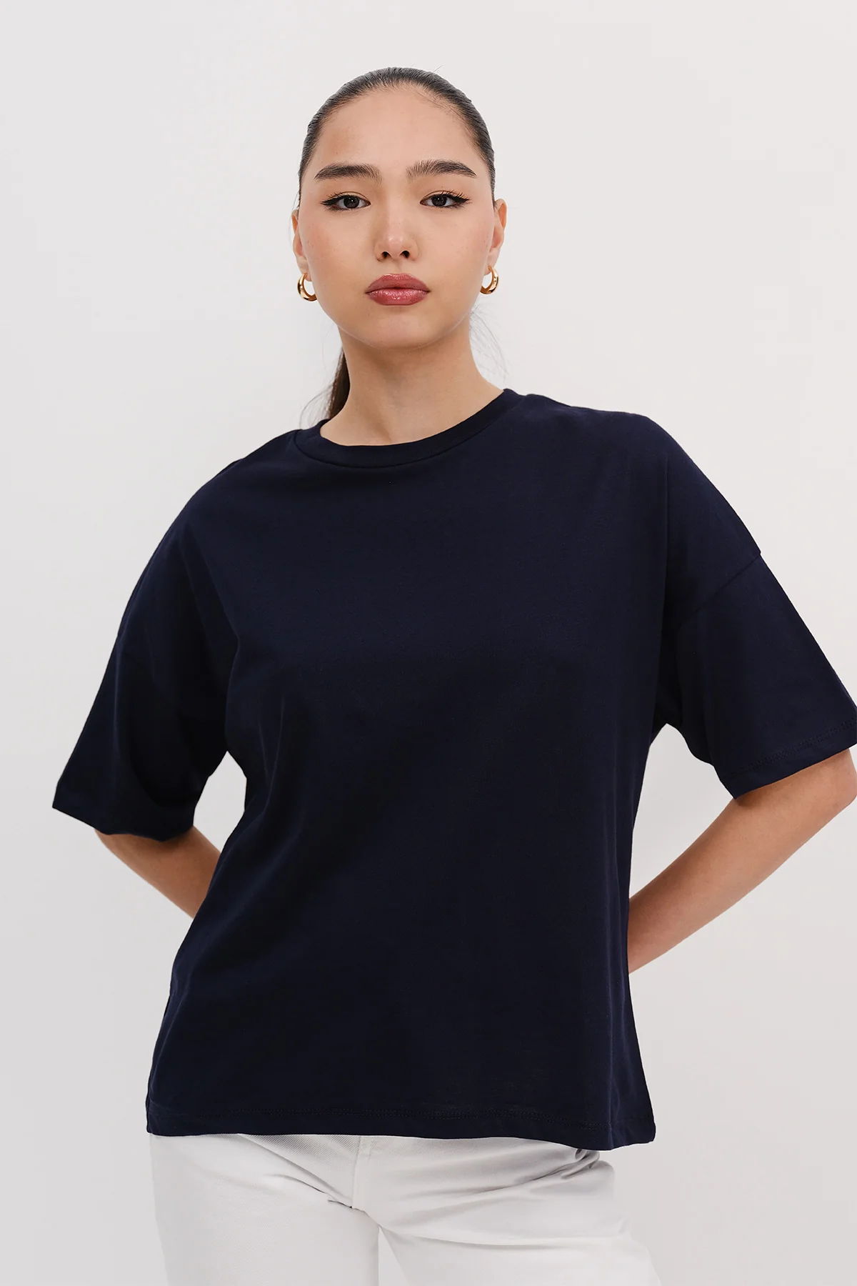 Crew Neck Basic T-shirt - Image 12