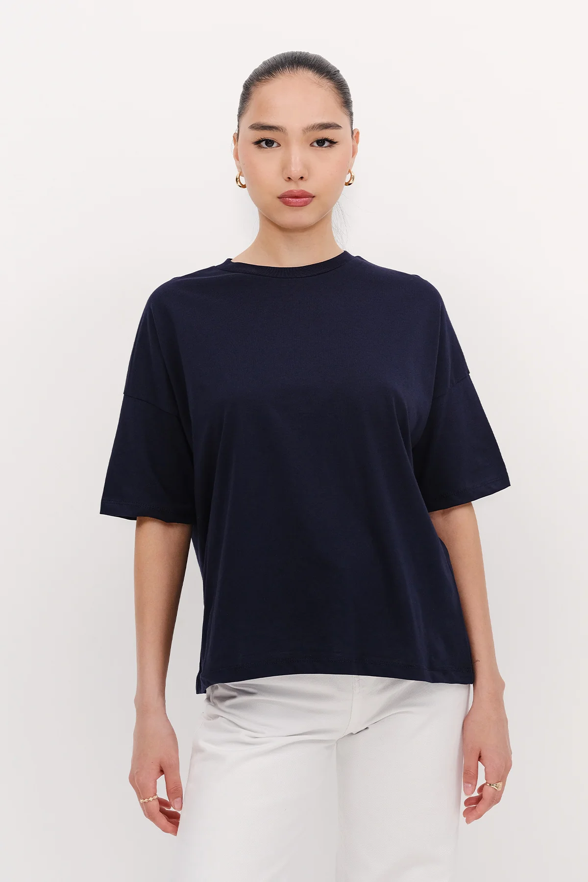 Crew Neck Basic T-shirt - Image 16