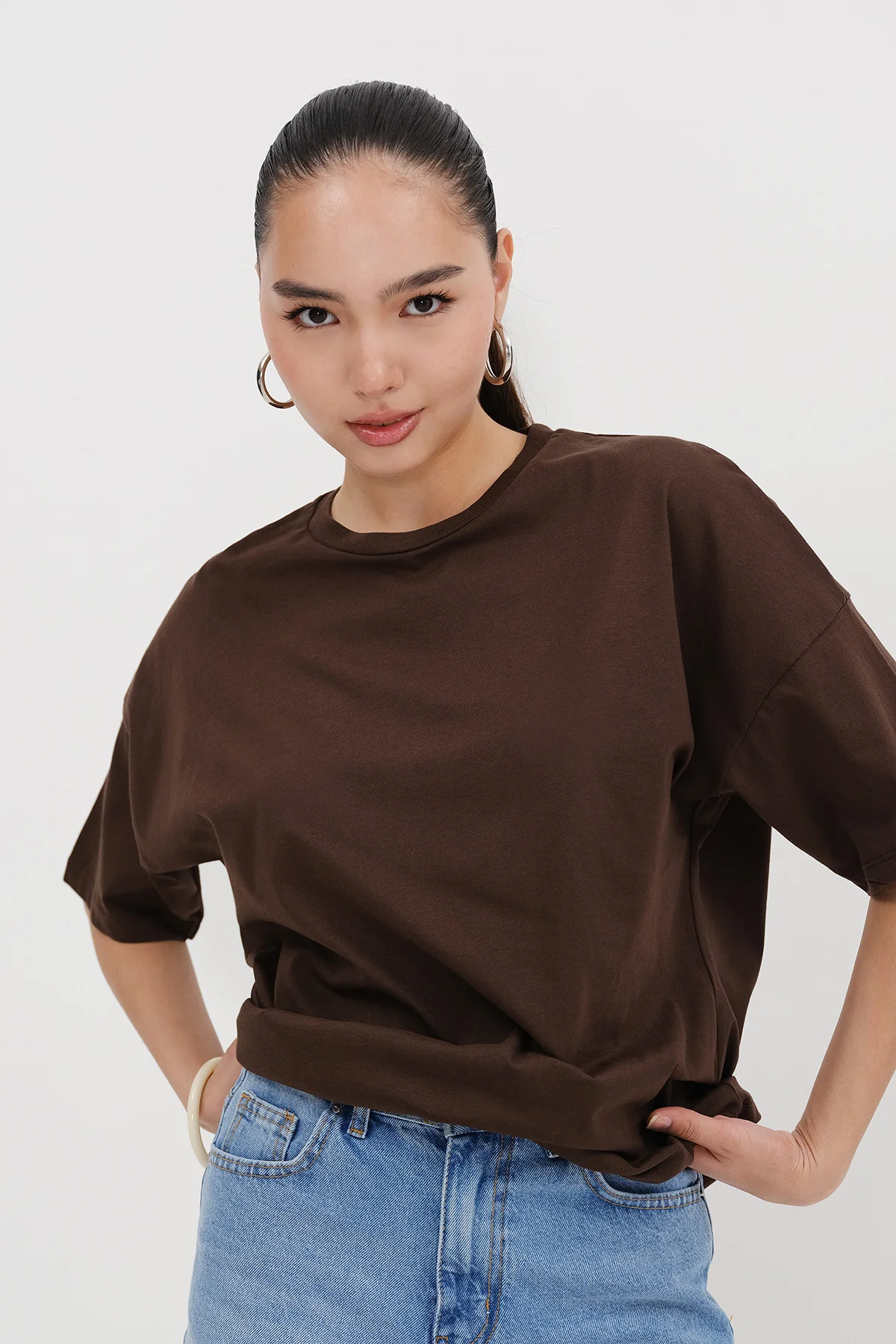 Crew Neck Basic T-shirt - Image 17