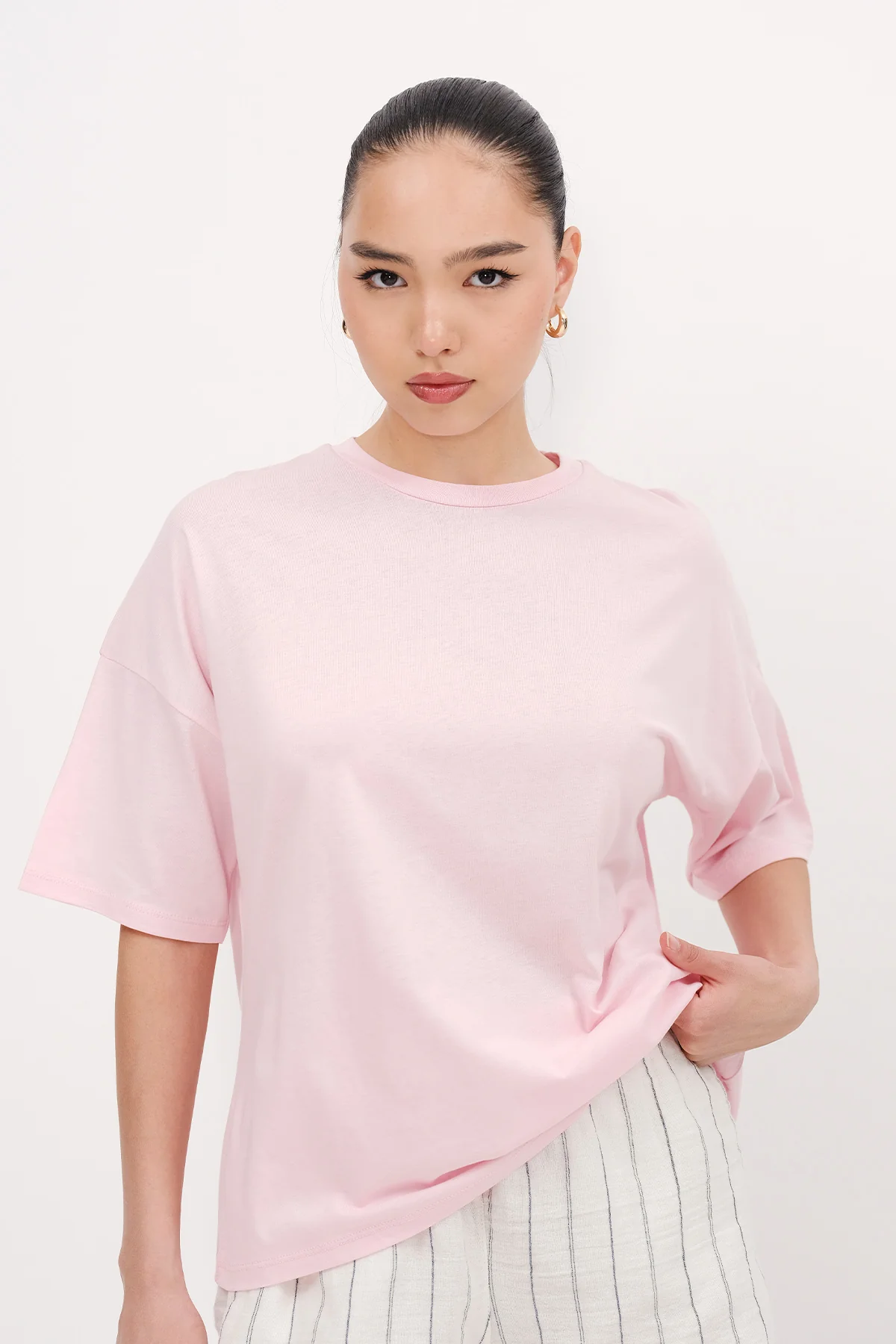Crew Neck Basic T-shirt - Image 24