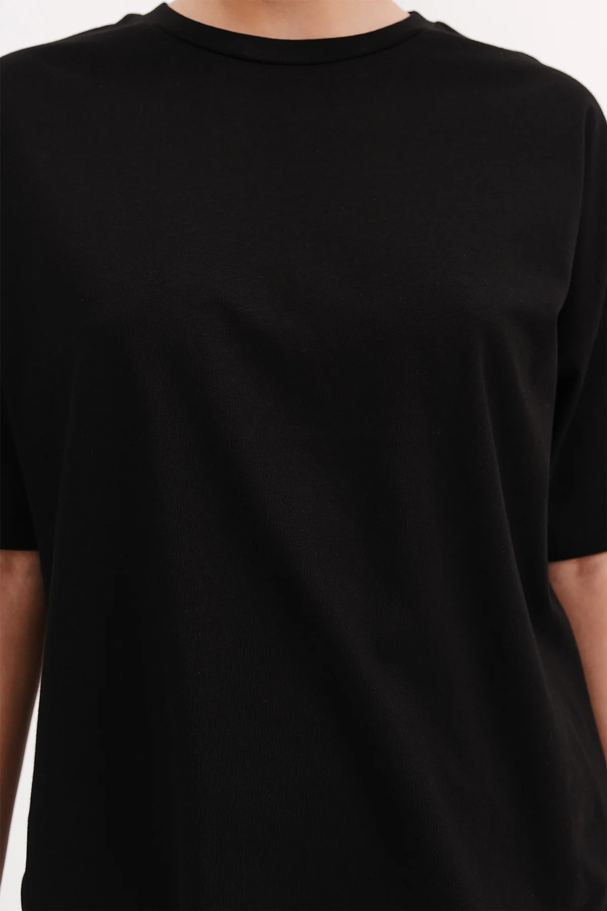 Crew Neck Basic T-shirt - Image 29
